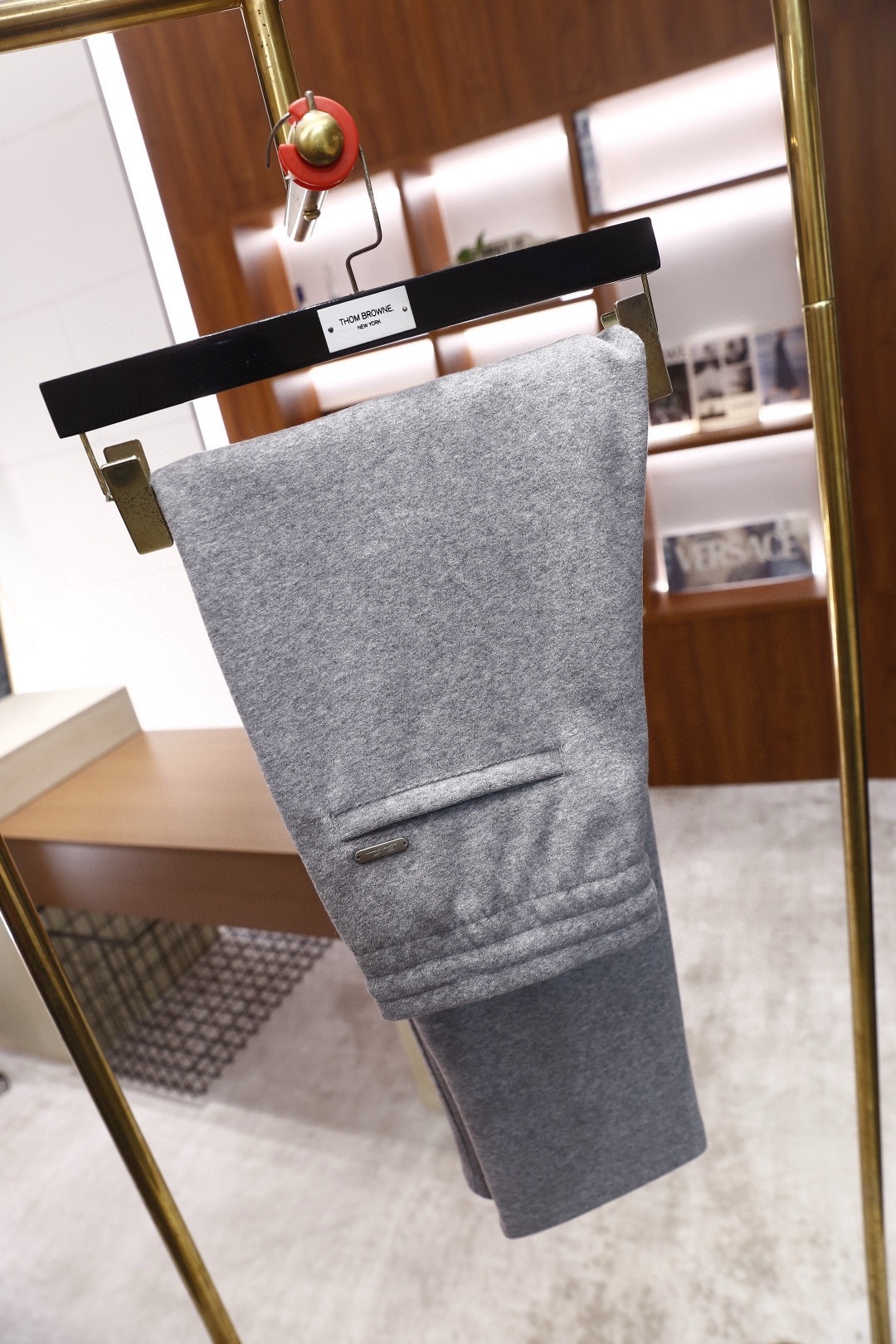 🔥lP🆕.25秋冬时尚新品男士休闲裤🆕采用舒适保暖面料，奢华经典品牌字母LOGO元素设计 上身随意舒服！