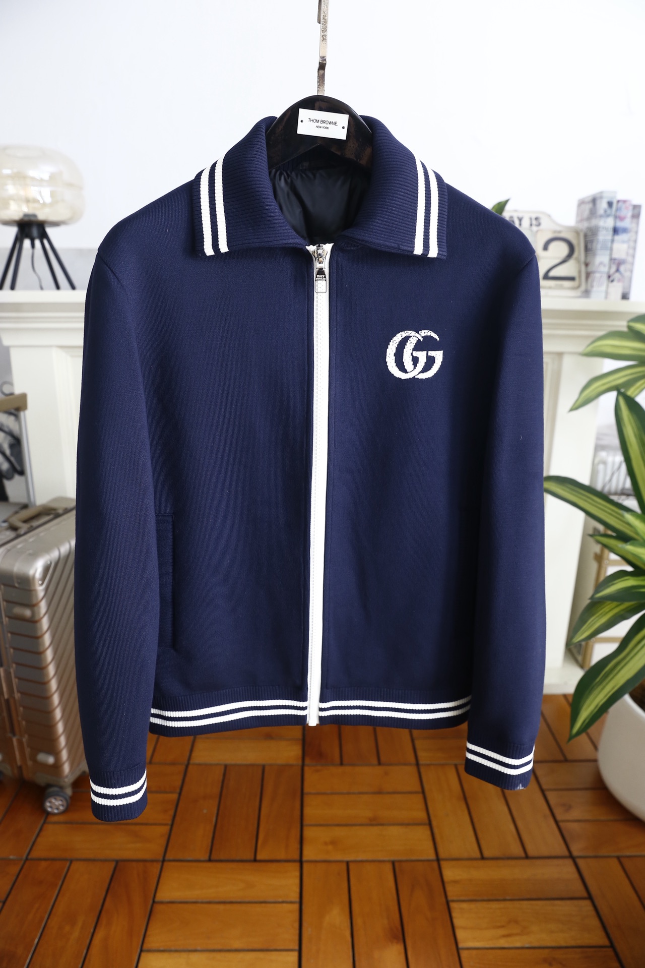 🔥古驰/Gu*ci.25秋冬新品！时尚男士百搭羽绒夹克👍触感柔软亲肤且富有弹性；内里关键部位填充90绒轻