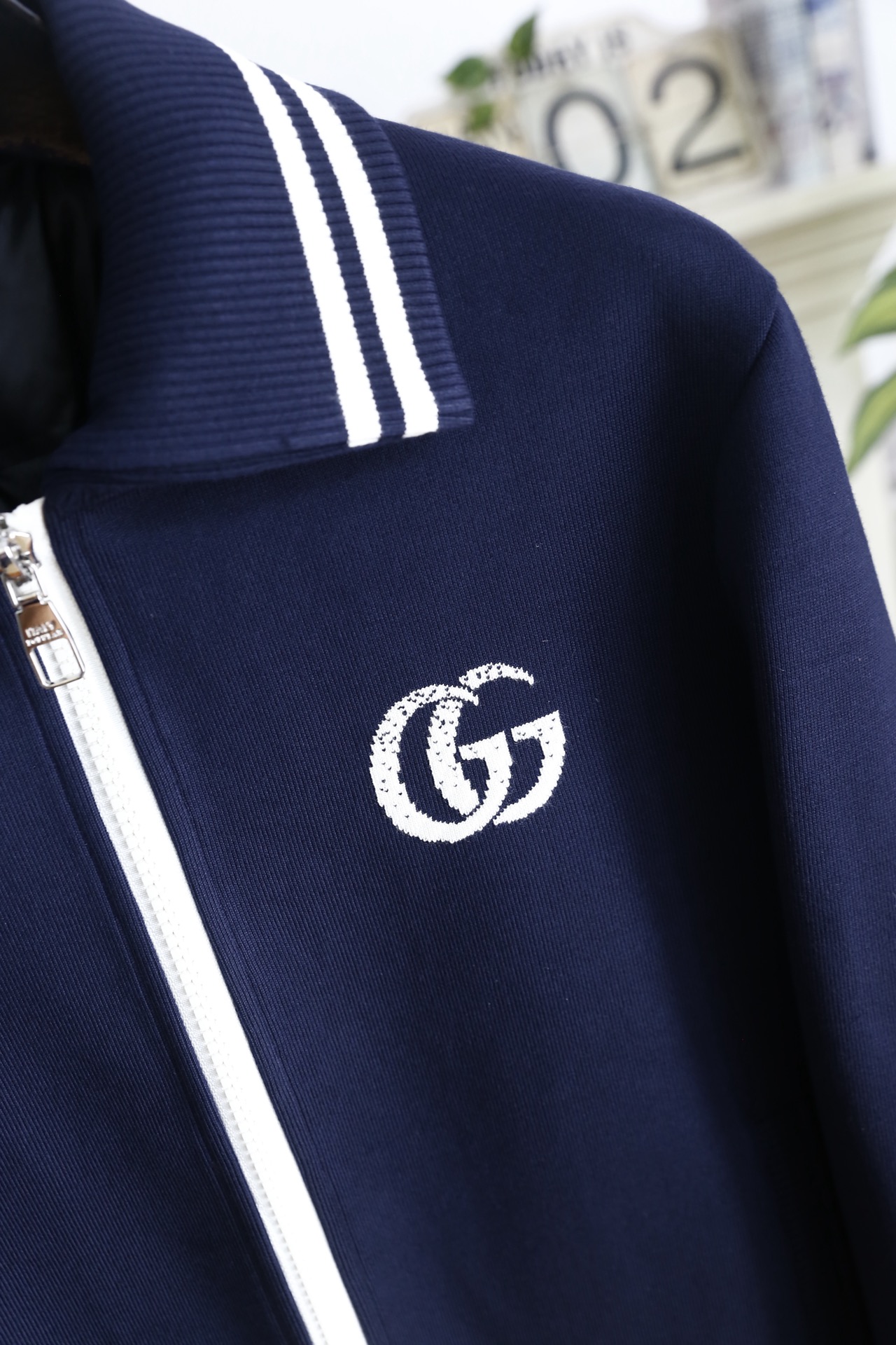 🔥古驰/Gu*ci.25秋冬新品！时尚男士百搭羽绒夹克👍触感柔软亲肤且富有弹性；内里关键部位填充90绒轻