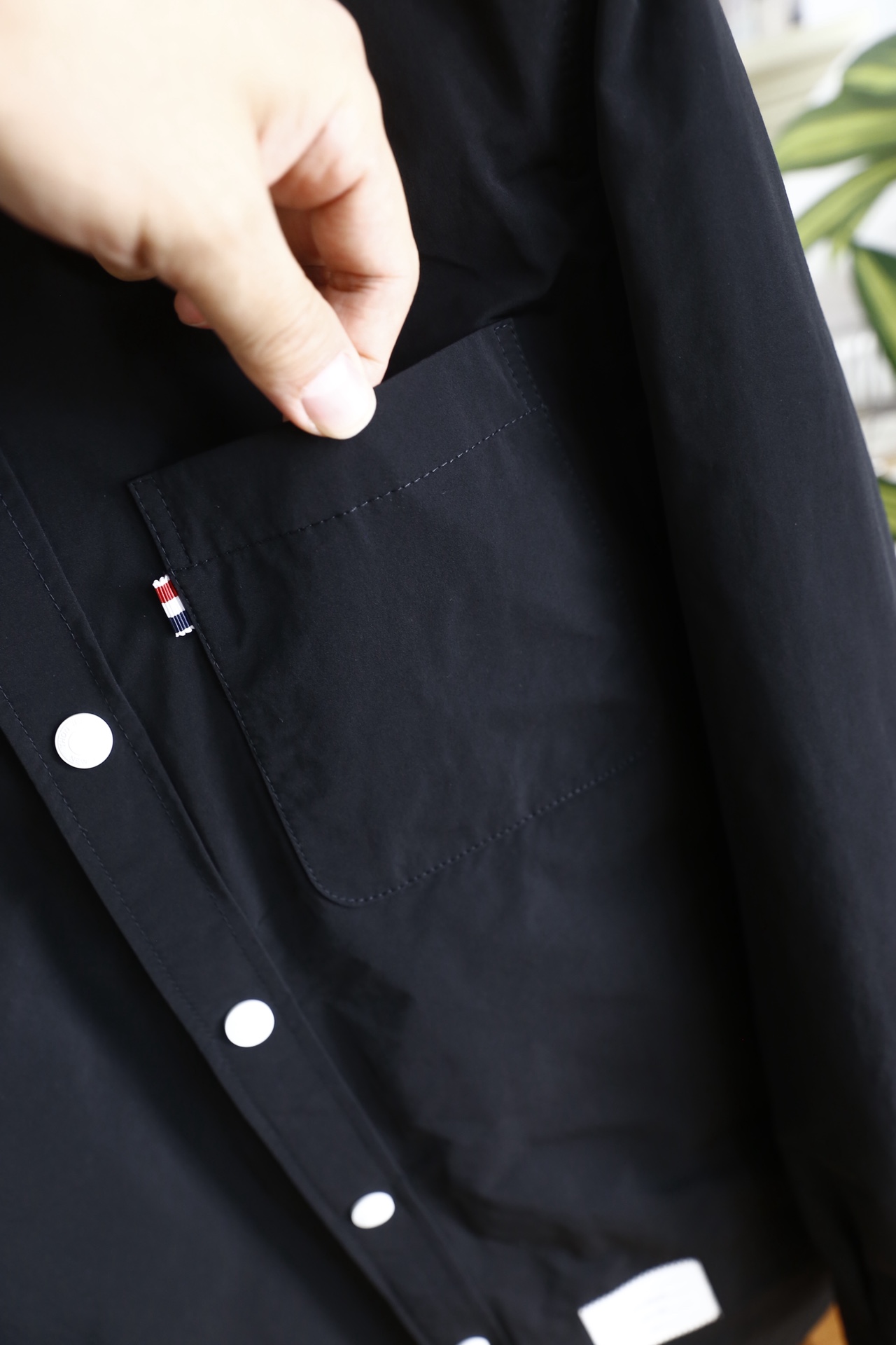 🔥汤姆布朗/TB.25秋冬新品！时尚男士百搭羽绒衬衫外套，选用高密防风的聚酯纤维混纺面料作外层，挺括抗皱