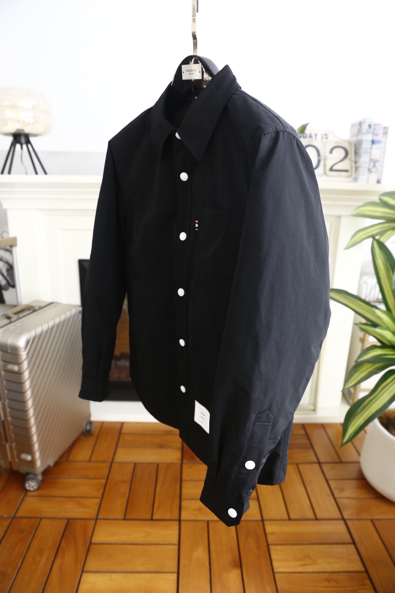 🔥汤姆布朗/TB.25秋冬新品！时尚男士百搭羽绒衬衫外套，选用高密防风的聚酯纤维混纺面料作外层，挺括抗皱