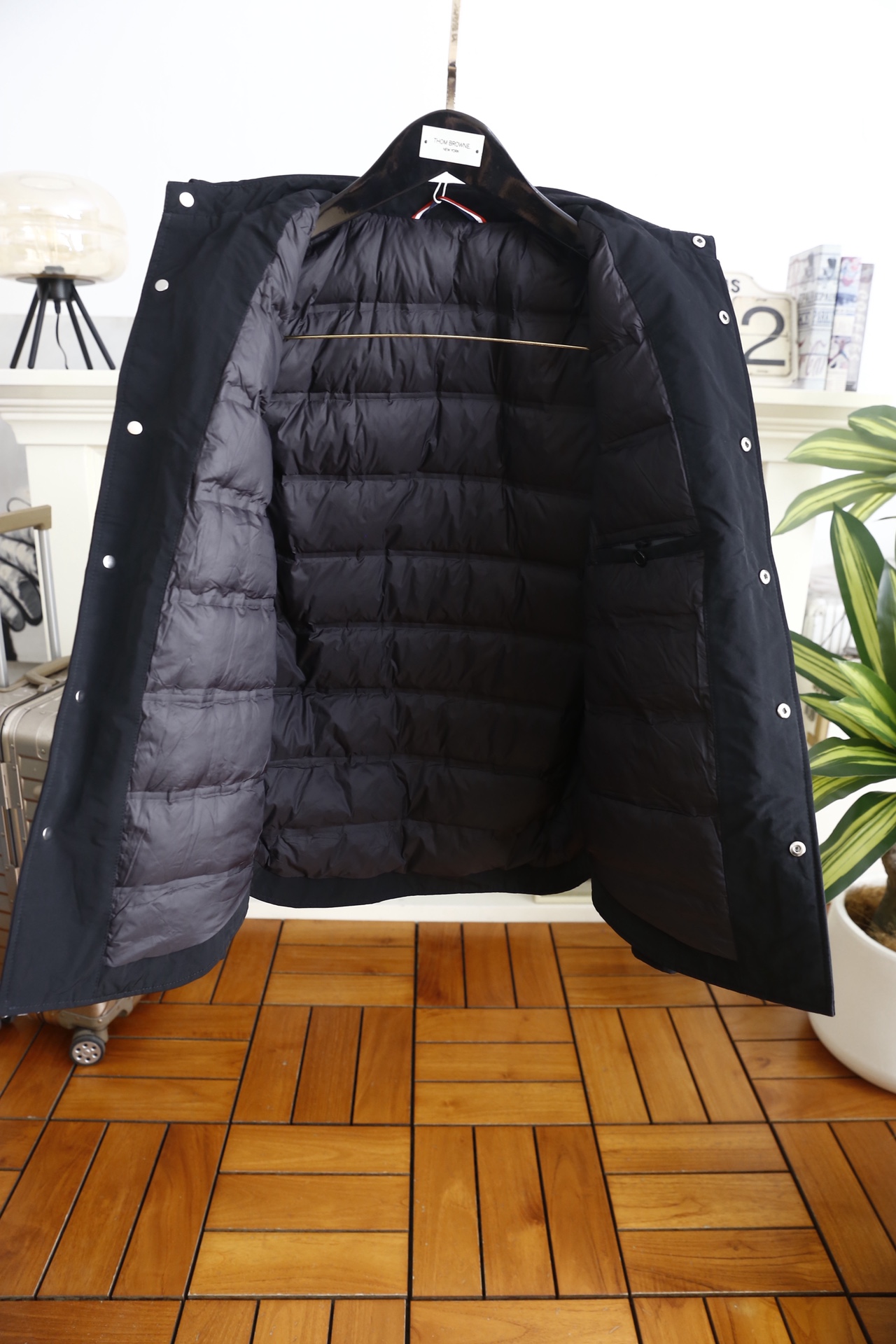 🔥汤姆布朗/TB.25秋冬新品！时尚男士百搭羽绒衬衫外套，选用高密防风的聚酯纤维混纺面料作外层，挺括抗皱
