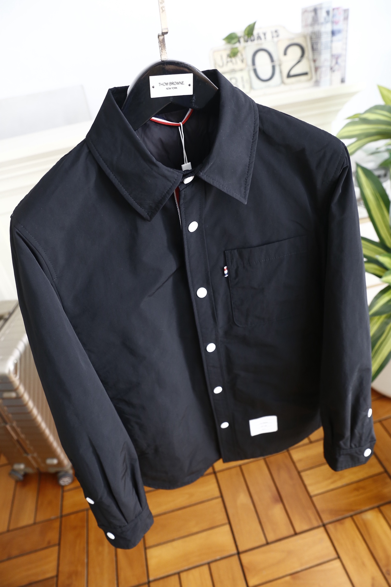 🔥汤姆布朗/TB.25秋冬新品！时尚男士百搭羽绒衬衫外套，选用高密防风的聚酯纤维混纺面料作外层，挺括抗皱