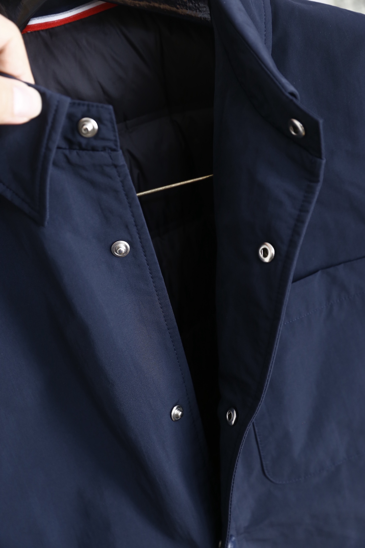 🔥汤姆布朗/TB.25秋冬新款！时尚男士百搭羽绒衬衫外套，采用衬衫式版型设计，外层为高密防风的棉质混纺面