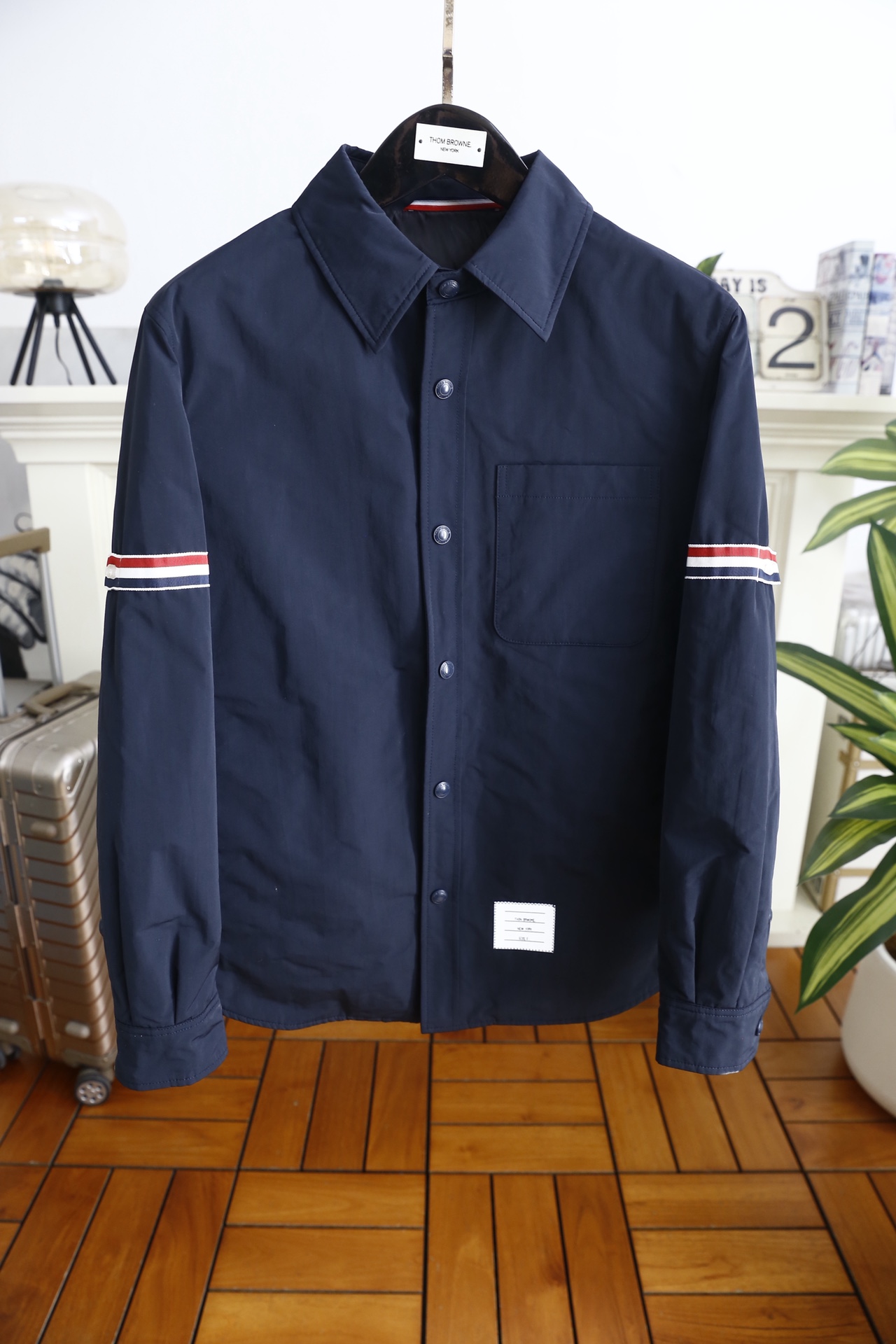 🔥汤姆布朗/TB.25秋冬新款！时尚男士百搭羽绒衬衫外套，采用衬衫式版型设计，外层为高密防风的棉质混纺面