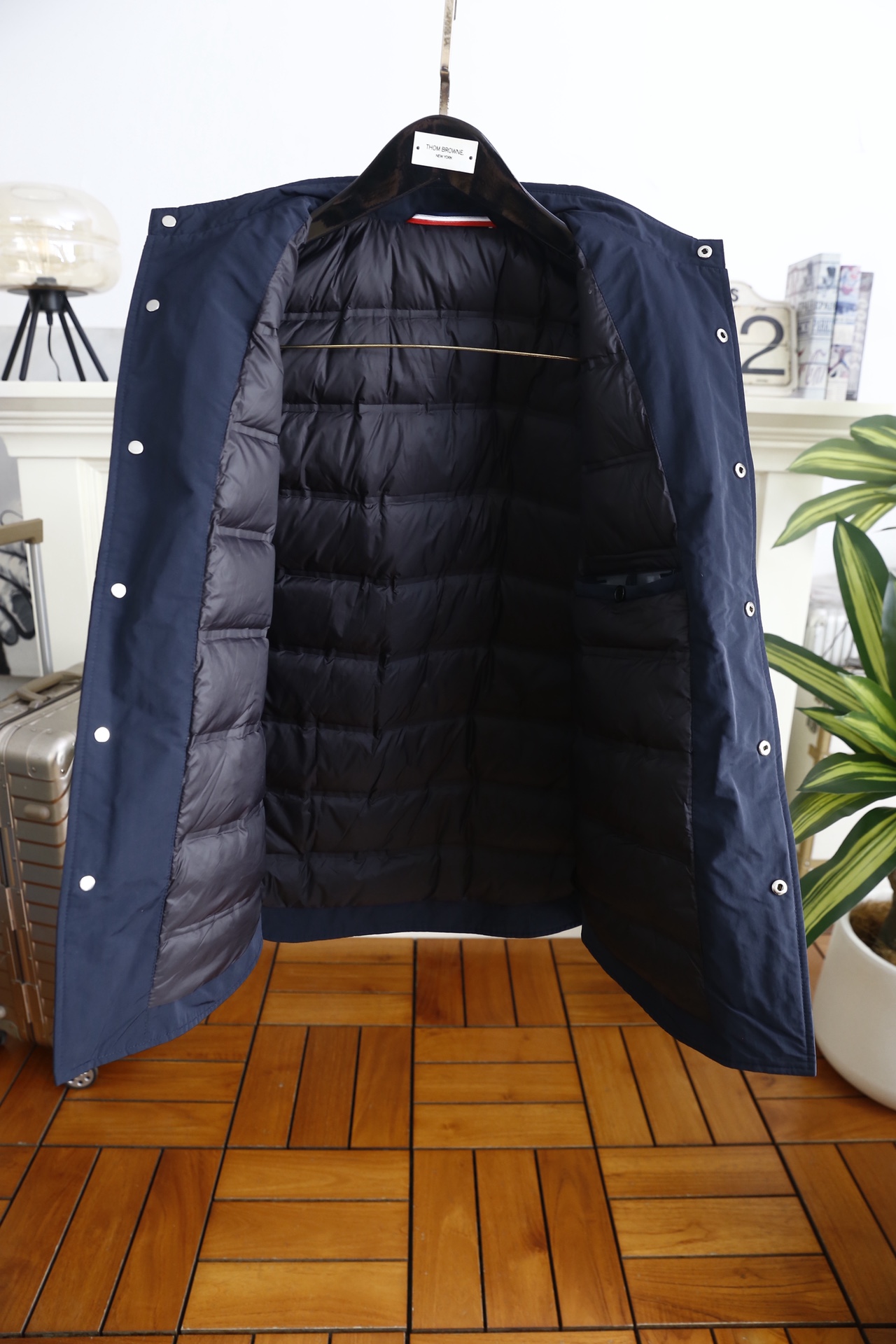 🔥汤姆布朗/TB.25秋冬新款！时尚男士百搭羽绒衬衫外套，采用衬衫式版型设计，外层为高密防风的棉质混纺面