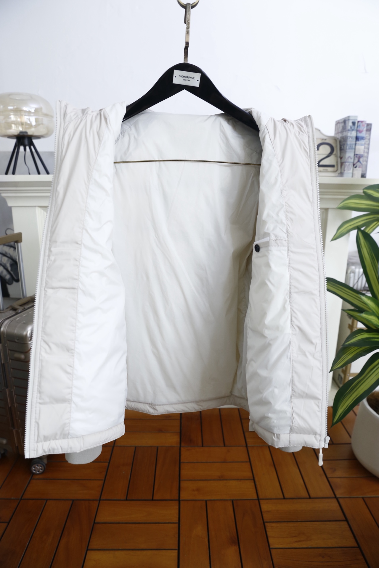 🔥杰尼亚.25秋冬新款男士拼接连帽羽绒夹克，采用羽绒+针织的创新拼接设计，衣身主体填充90绒高蓬松度带来