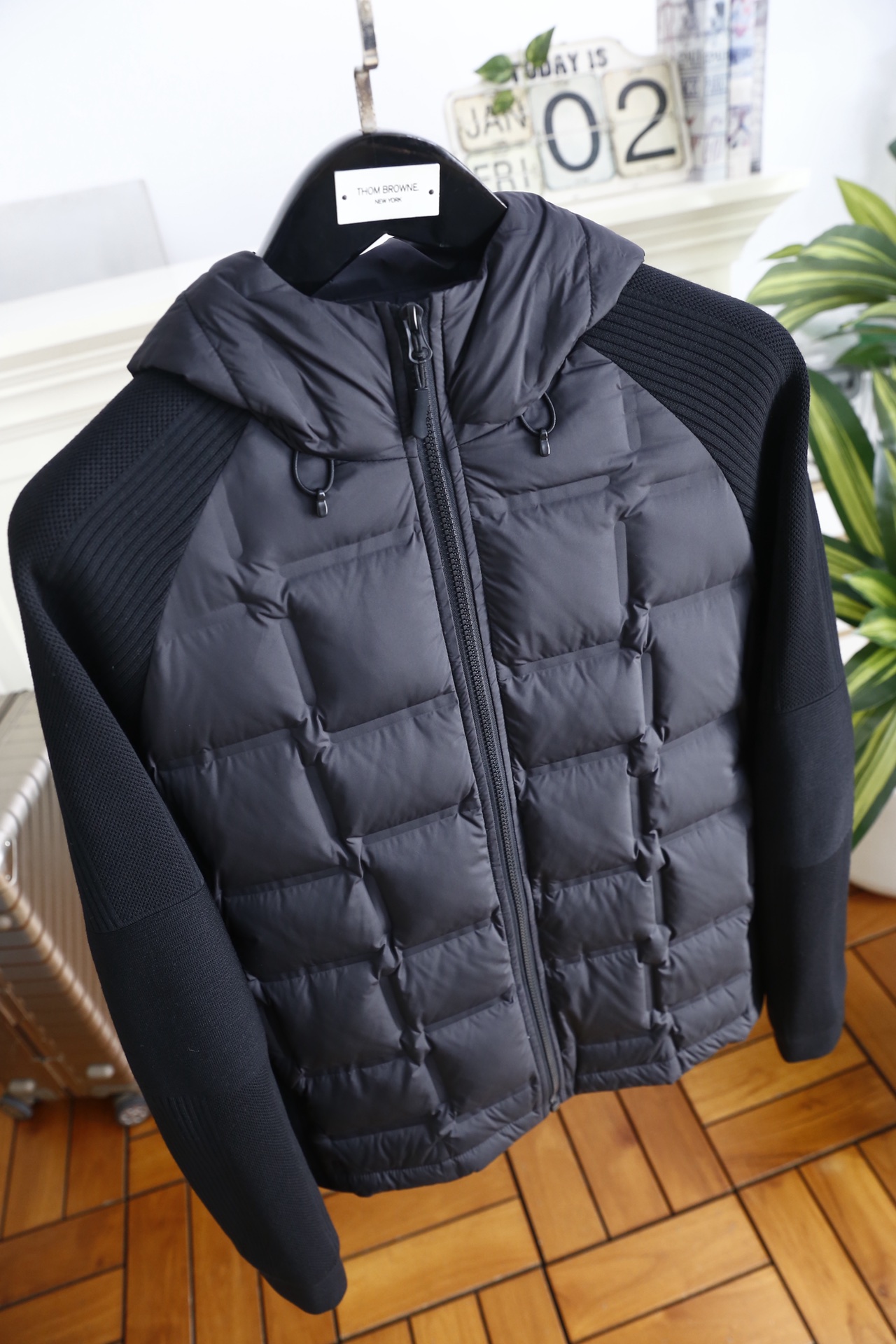 🔥杰尼亚.25秋冬新款男士拼接连帽羽绒夹克，采用羽绒+针织的创新拼接设计，衣身主体填充90绒高蓬松度带来