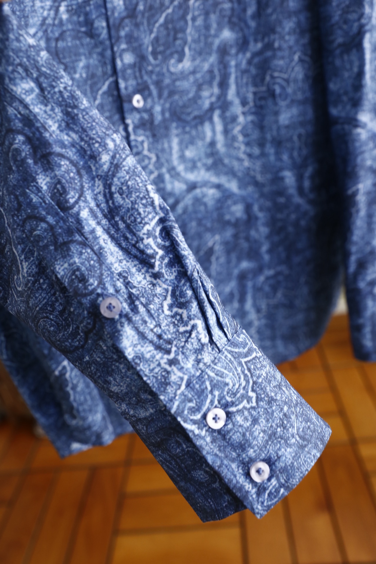 🔥BC.25秋冬男士佩斯利花纹长袖衬衫，是兼具艺术感与质感的休闲穿搭单品，佩斯利纹样为核心设计特色。它采