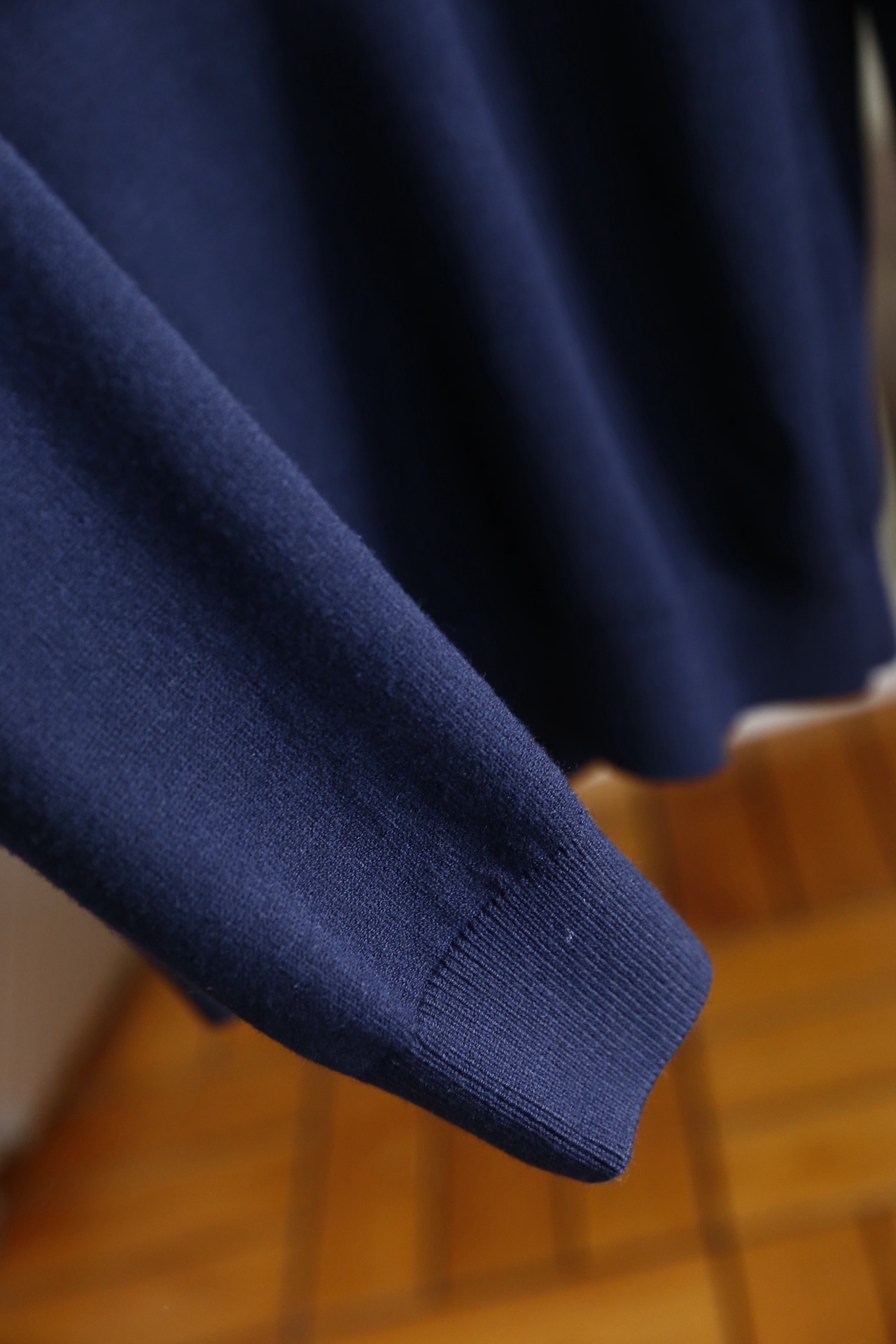 🔥lp🆕.25秋冬男士半高领针织毛衣，秋冬基础款内搭单品，整体风格简约百搭，适合秋冬穿着。它采用修身剪裁