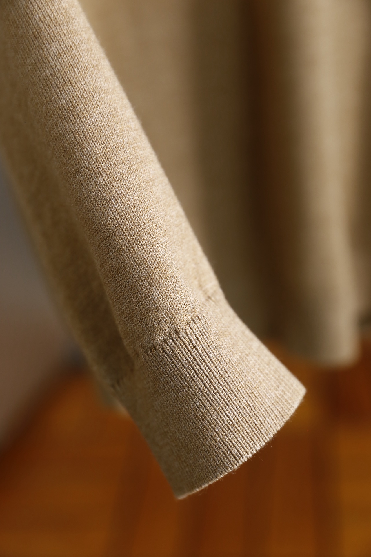 🔥lp🆕.25秋冬男士半高领针织毛衣，秋冬基础款内搭单品，整体风格简约百搭，适合秋冬穿着。它采用修身剪裁