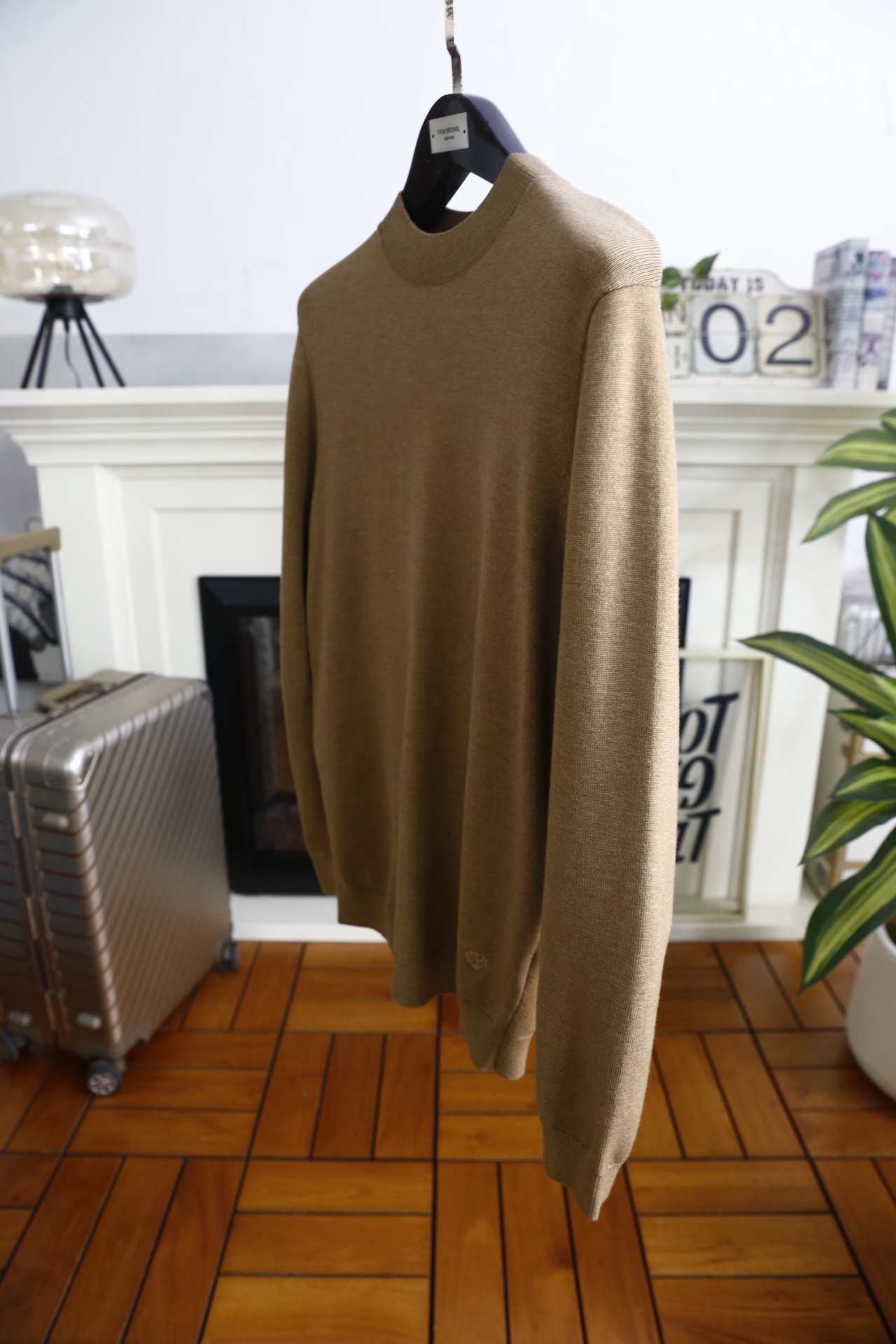 🔥lp🆕.25秋冬男士半高领针织毛衣，秋冬基础款内搭单品，整体风格简约百搭，适合秋冬穿着。它采用修身剪裁