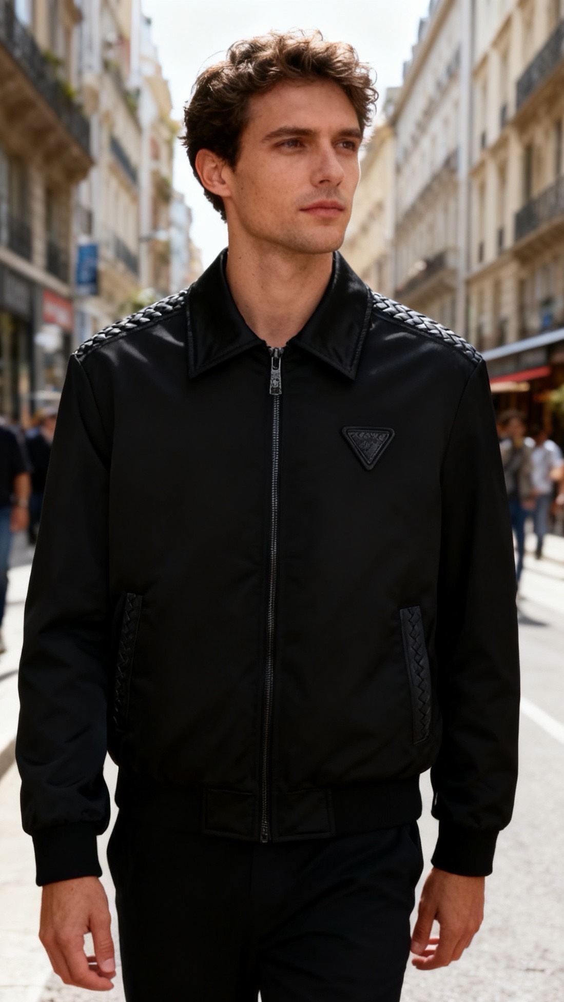 🔥葆蝶家/BV.25秋冬男士翻领羽绒夹克，外层采用高密哑光尼龙面料，防泼水又防风，触感细腻且挺括不易起皱