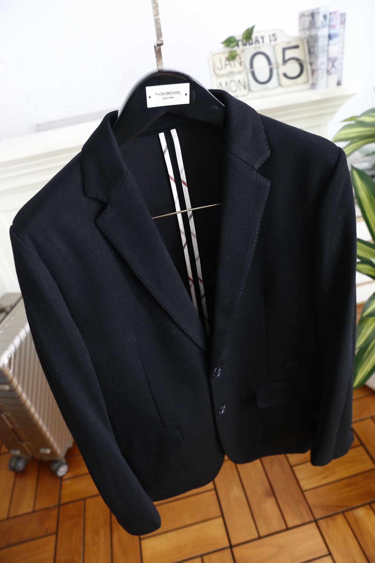 🔥lp🆕.25秋冬新品！时尚男士百搭深色西服👍采用舒适保暖面料，触感细腻柔软且垂坠感优异，抗皱性与挺括度