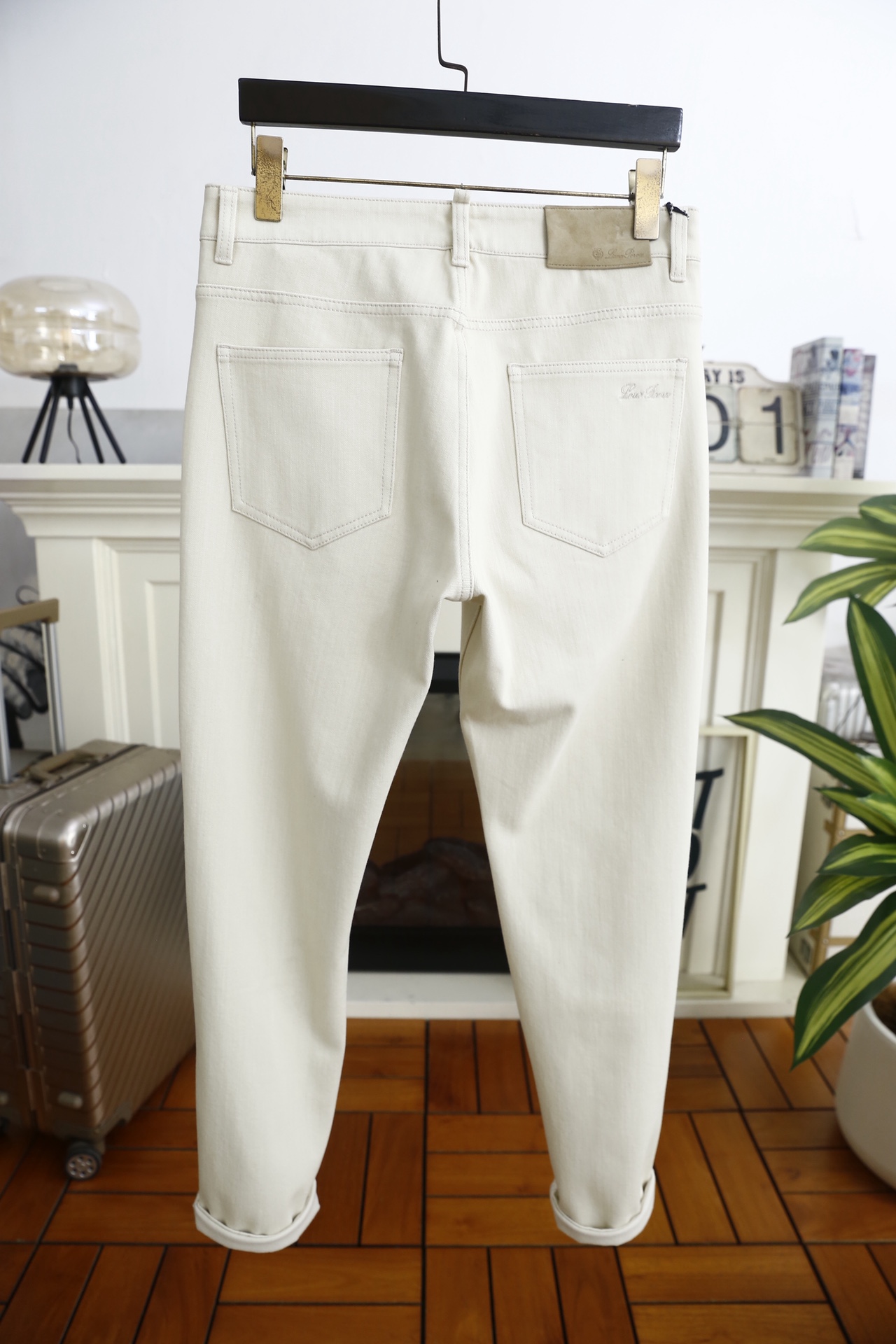 🔥lp🆕.25秋冬新品！男士时尚百搭休闲裤👍奢华经典品牌LOGO搭配😎采用高弹水洗牛仔布面料制作，触感柔