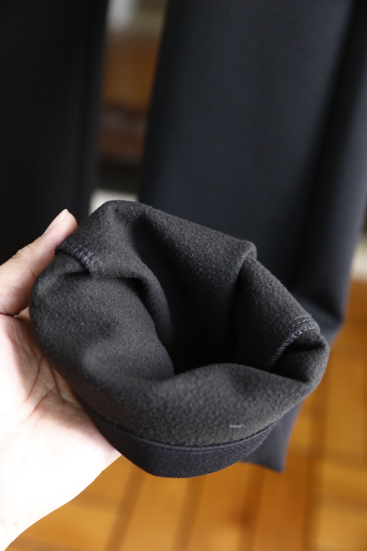 🔥TF.25秋冬新品！时尚男士百搭休闲西裤👍采用垂坠感优异的西装面料制作，触感顺滑且抗皱性强，日常穿着无