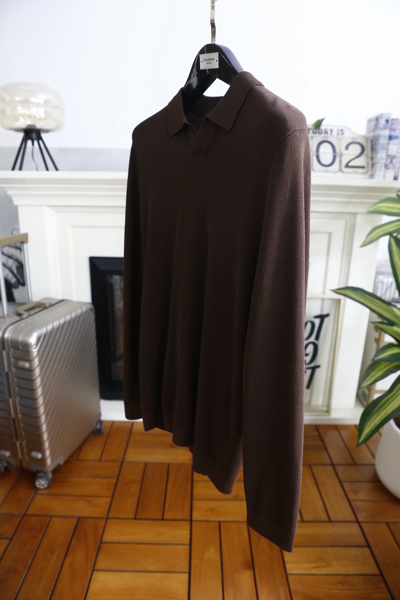 🔥杰尼亚.25秋冬男士翻领针织衫👍采用细密的针织混纺面料制作，触感顺滑且具备良好的亲肤性，透气排汗的同时