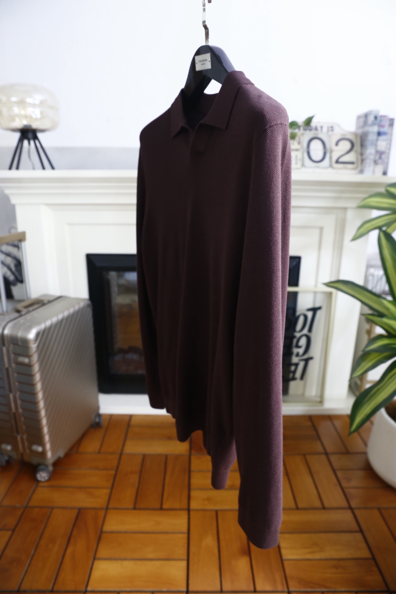 🔥杰尼亚.25秋冬男士翻领针织衫👍采用细密的针织混纺面料制作，触感顺滑且具备良好的亲肤性，透气排汗的同时