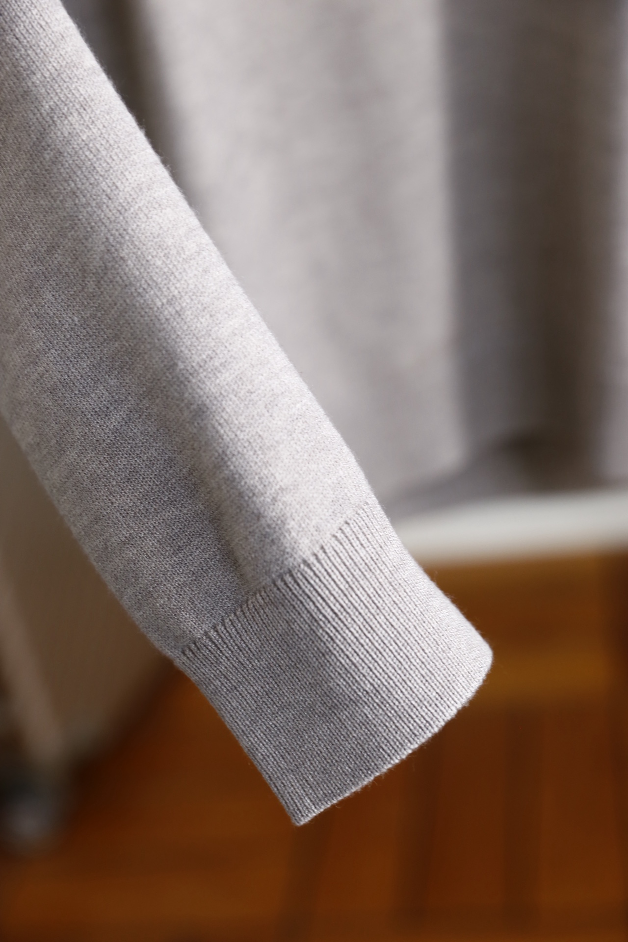 🔥lp🆕.25秋冬男士半高领针织毛衣，秋冬基础款内搭单品，整体风格简约百搭，适合秋冬穿着。它采用修身剪裁