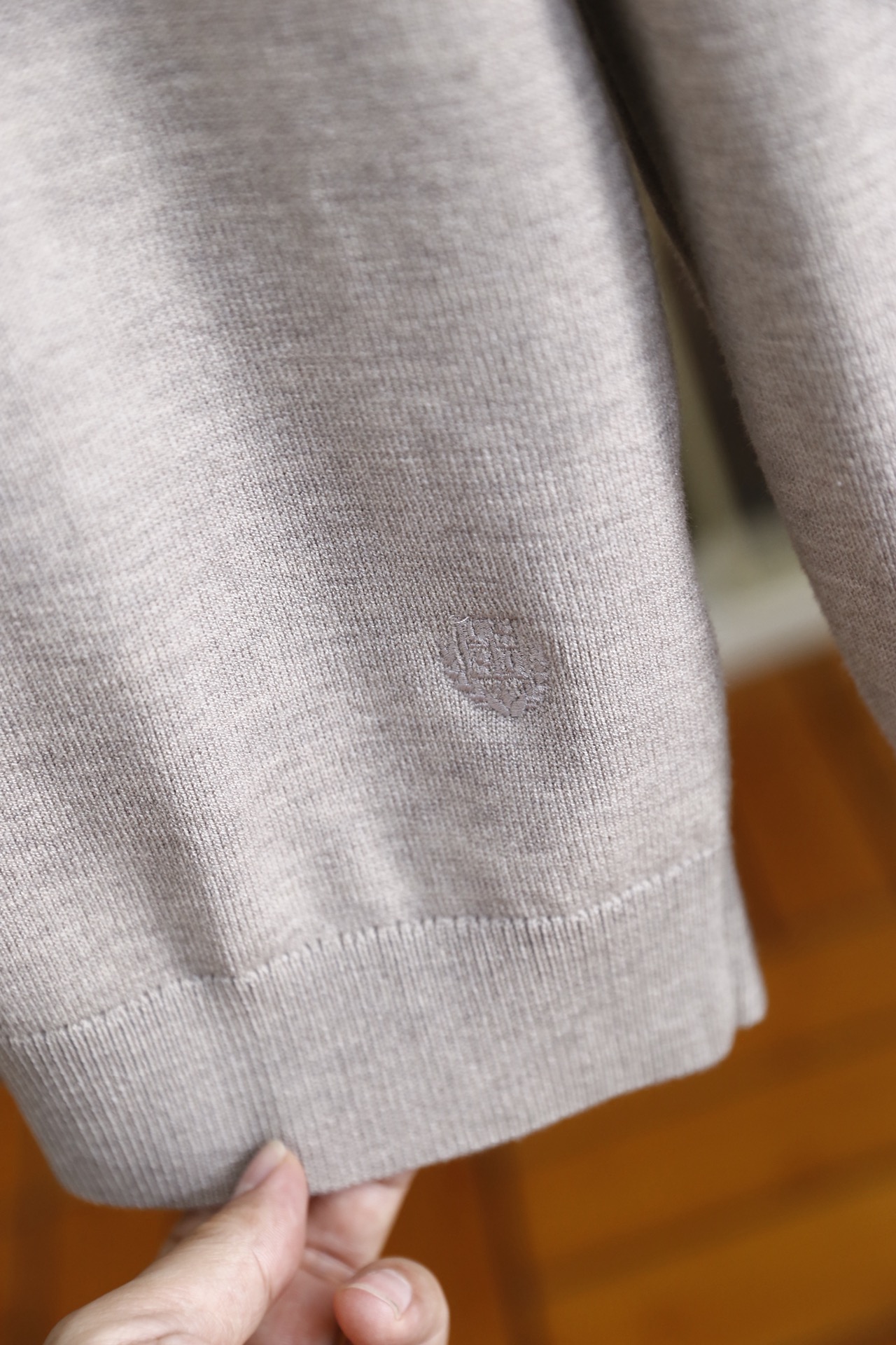 🔥lp🆕.25秋冬男士半高领针织毛衣，秋冬基础款内搭单品，整体风格简约百搭，适合秋冬穿着。它采用修身剪裁