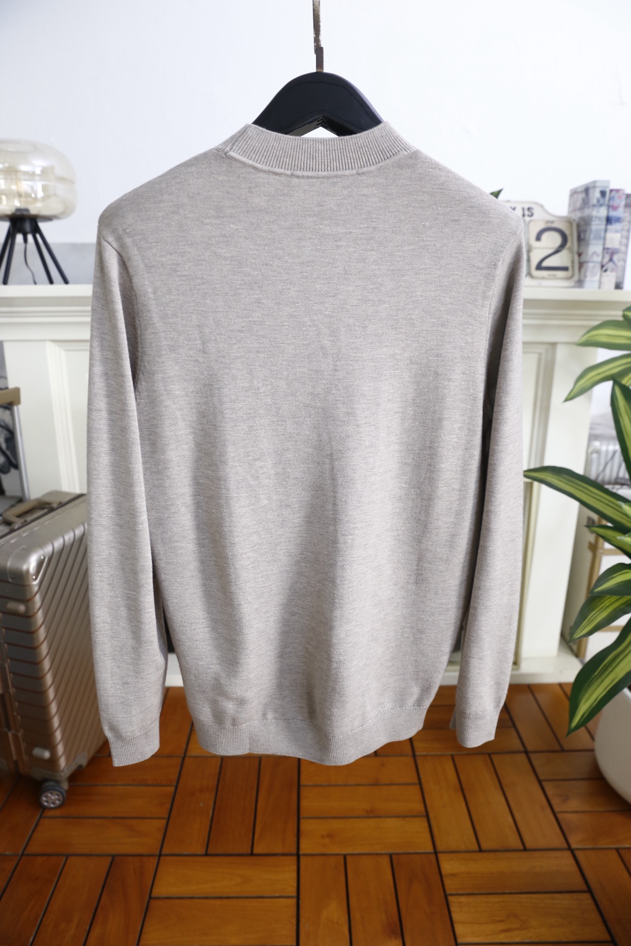 🔥lp🆕.25秋冬男士半高领针织毛衣，秋冬基础款内搭单品，整体风格简约百搭，适合秋冬穿着。它采用修身剪裁