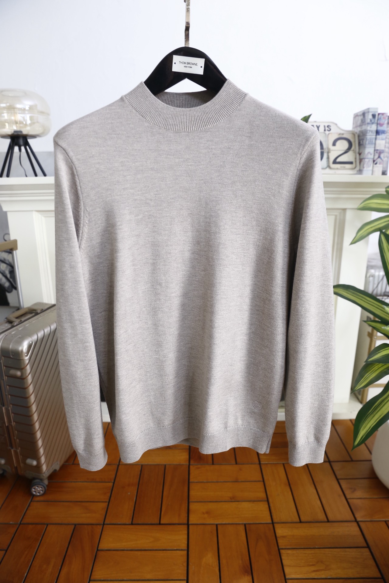 🔥lp🆕.25秋冬男士半高领针织毛衣，秋冬基础款内搭单品，整体风格简约百搭，适合秋冬穿着。它采用修身剪裁