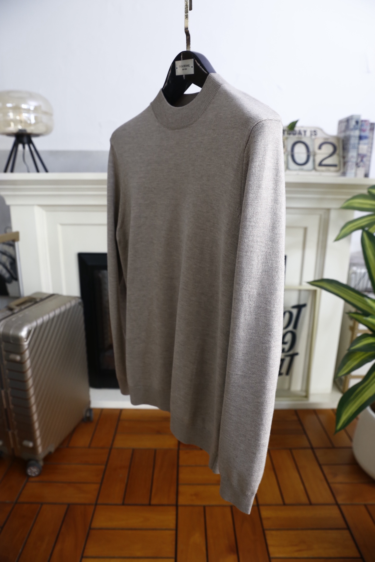 🔥lp🆕.25秋冬男士半高领针织毛衣，秋冬基础款内搭单品，整体风格简约百搭，适合秋冬穿着。它采用修身剪裁