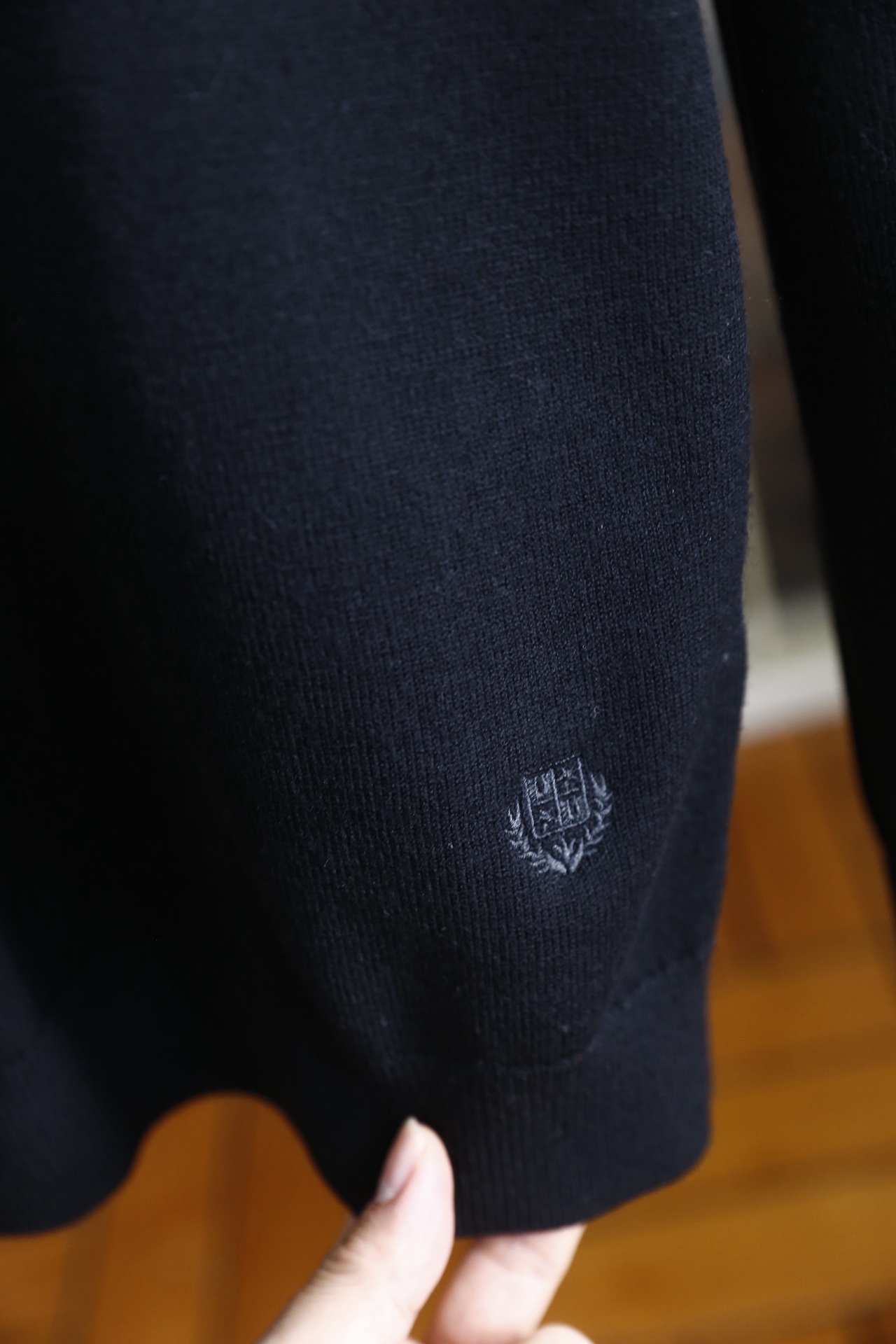 🔥lp🆕.25秋冬男士半高领针织毛衣，秋冬基础款内搭单品，整体风格简约百搭，适合秋冬穿着。它采用修身剪裁