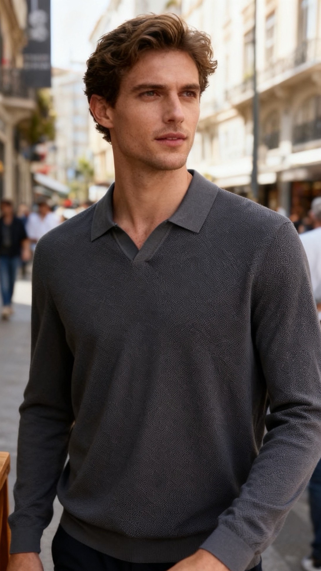 🔥杰尼亚.25秋冬男士翻领针织衫👍采用细密的针织混纺面料制作，触感顺滑且具备良好的亲肤性，透气排汗的同时