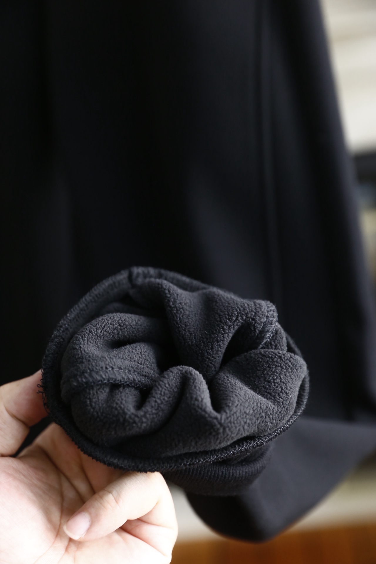 🔥原单.2025秋季时尚新品男士加绒休闲裤！采用进口舒适保暖面料，奢华经典定制LOGO设计 上身随意舒服