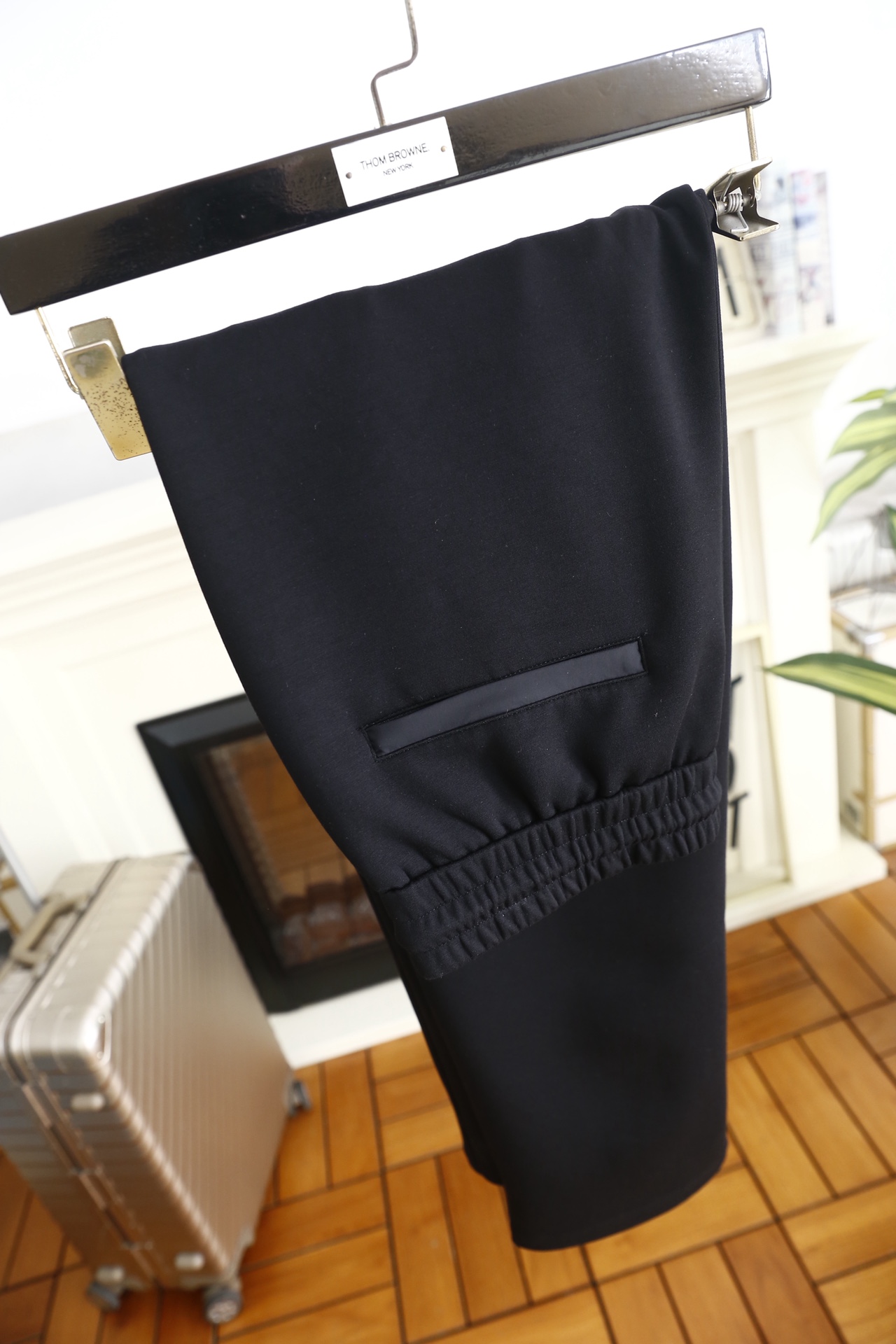 🔥lp🆕.25秋冬时尚新品男士休闲裤🆕采用舒适保暖面料，奢华经典品牌字母LOGO元素设计 上身随意舒服！