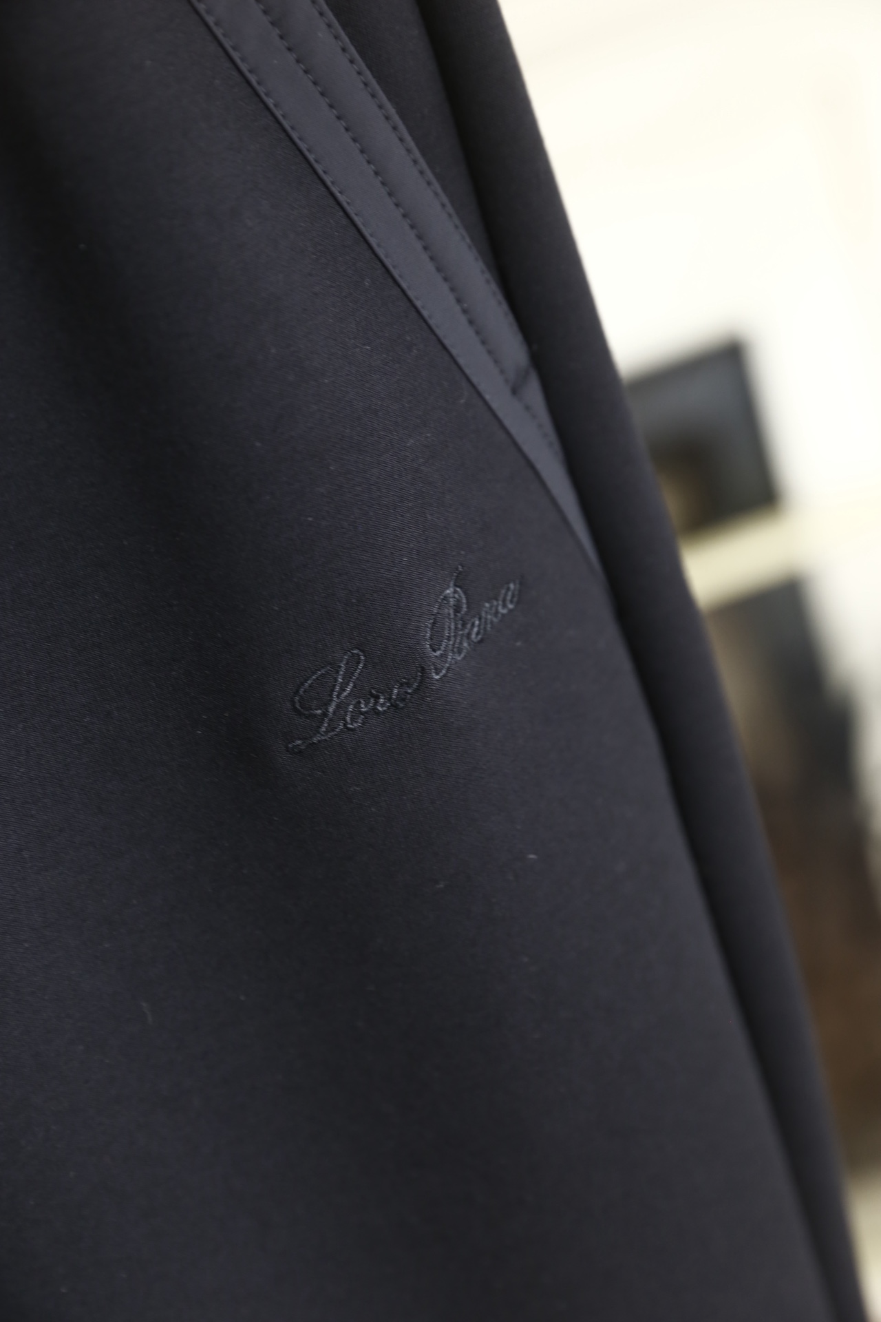 🔥lp🆕.25秋冬时尚新品男士休闲裤🆕采用舒适保暖面料，奢华经典品牌字母LOGO元素设计 上身随意舒服！