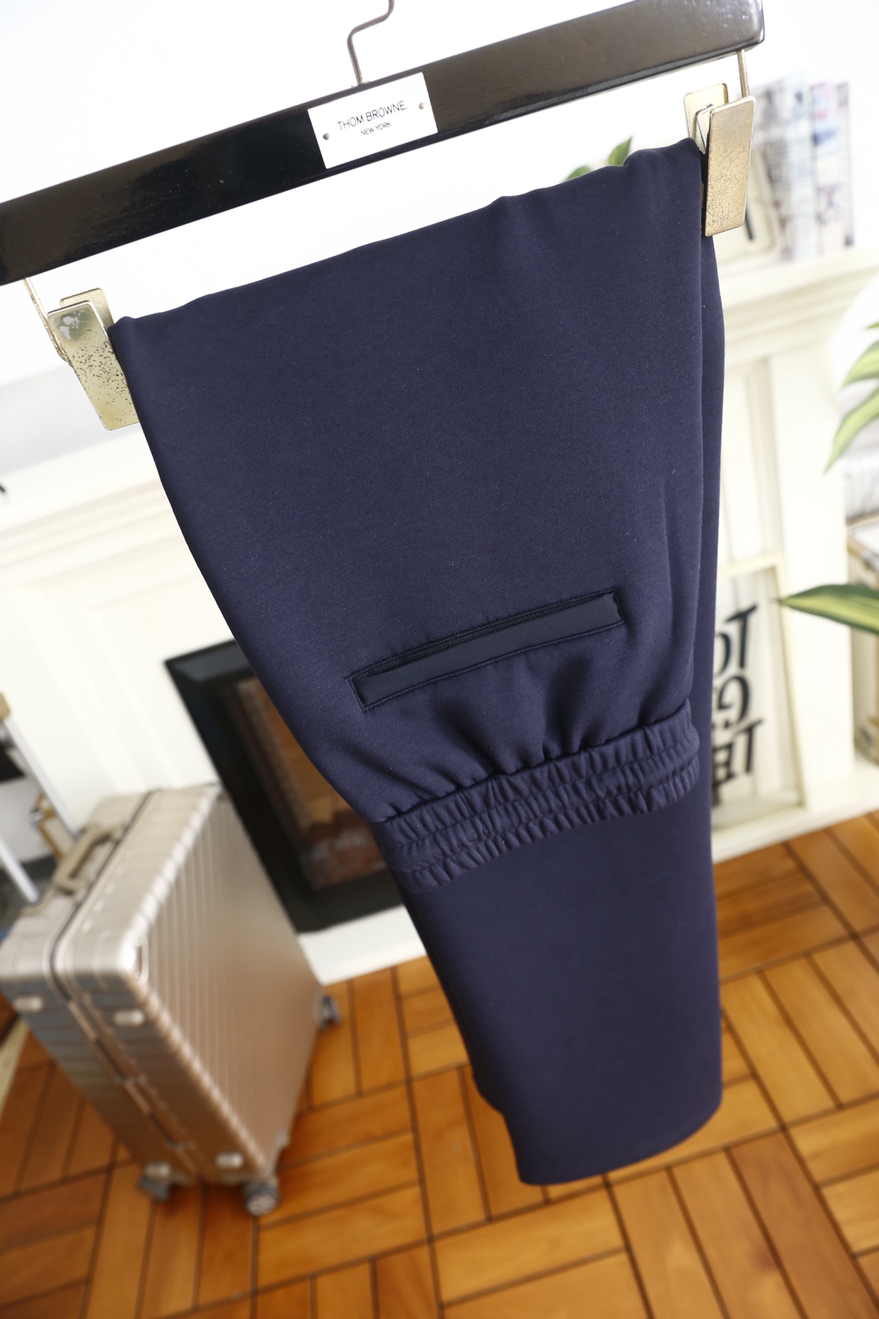 🔥lp🆕.25秋冬时尚新品男士休闲裤🆕采用舒适保暖面料，奢华经典品牌字母LOGO元素设计 上身随意舒服！