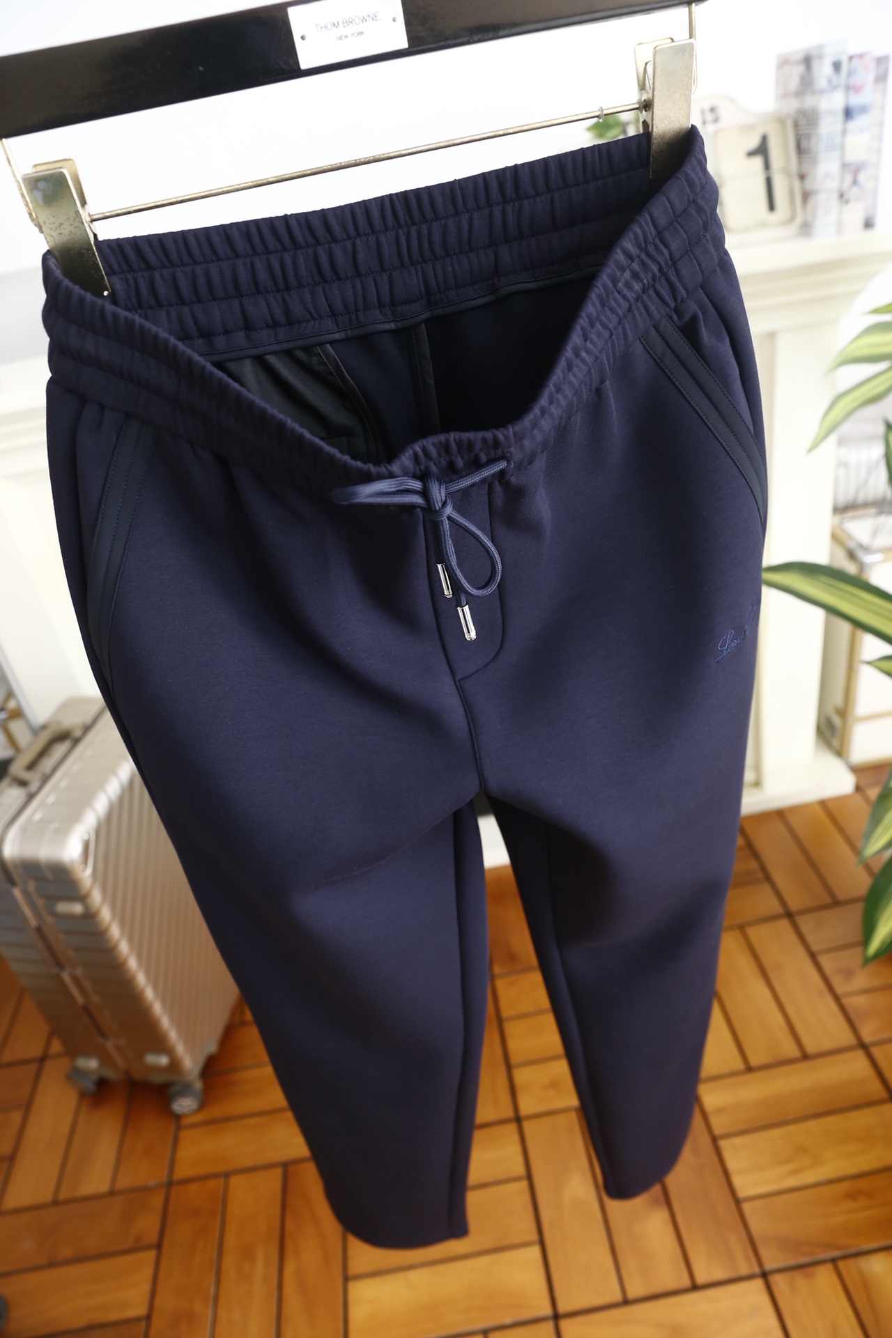 🔥lp🆕.25秋冬时尚新品男士休闲裤🆕采用舒适保暖面料，奢华经典品牌字母LOGO元素设计 上身随意舒服！