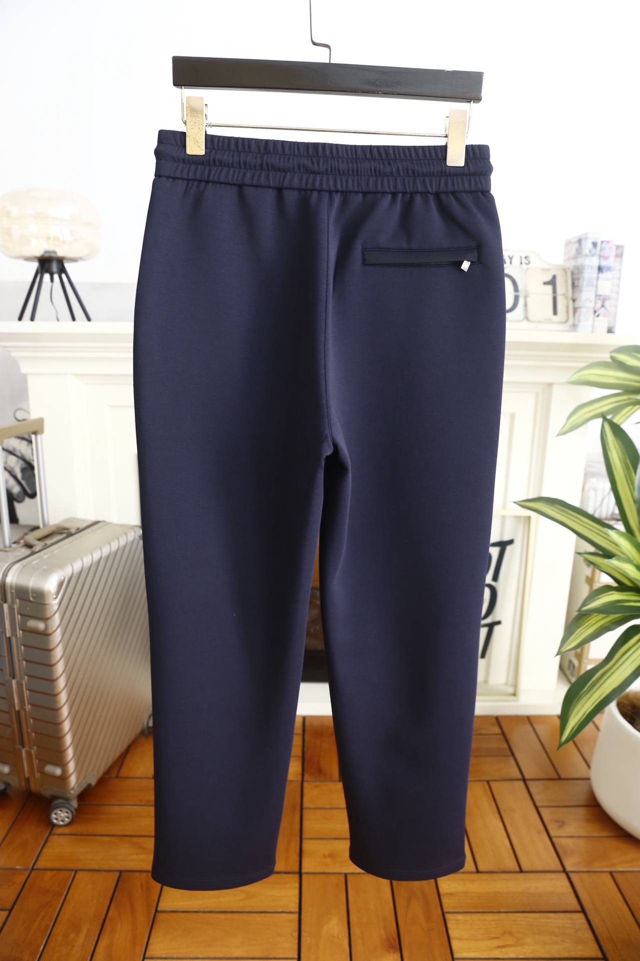 🔥lp🆕.25秋冬时尚新品男士休闲裤🆕采用舒适保暖面料，奢华经典品牌字母LOGO元素设计 上身随意舒服！