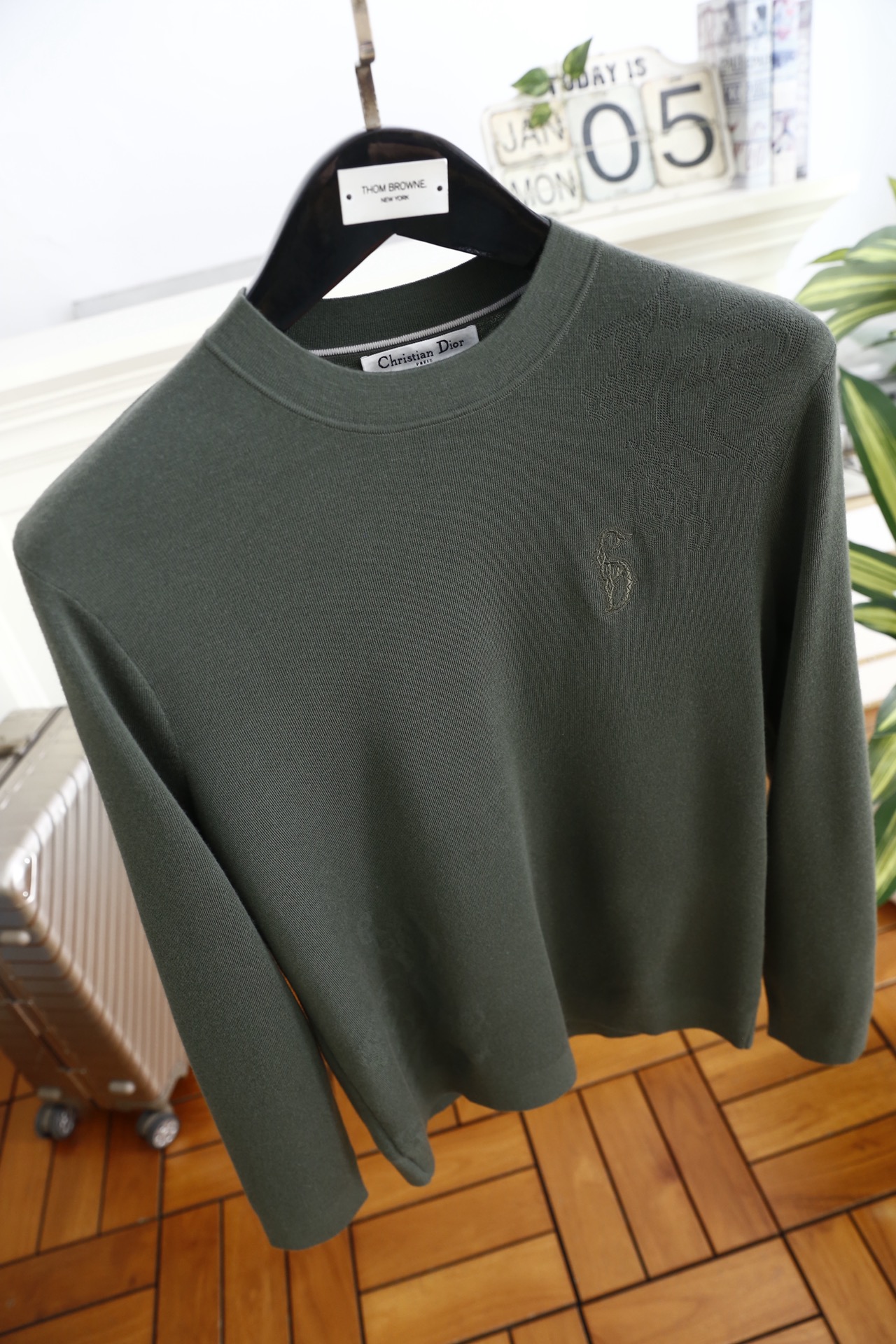 🔥迪奥/Di*r.25秋冬新品！时尚男士百搭针织衫😎采用细腻的精纺针织面料，触感软糯且垂坠感出色，不易起