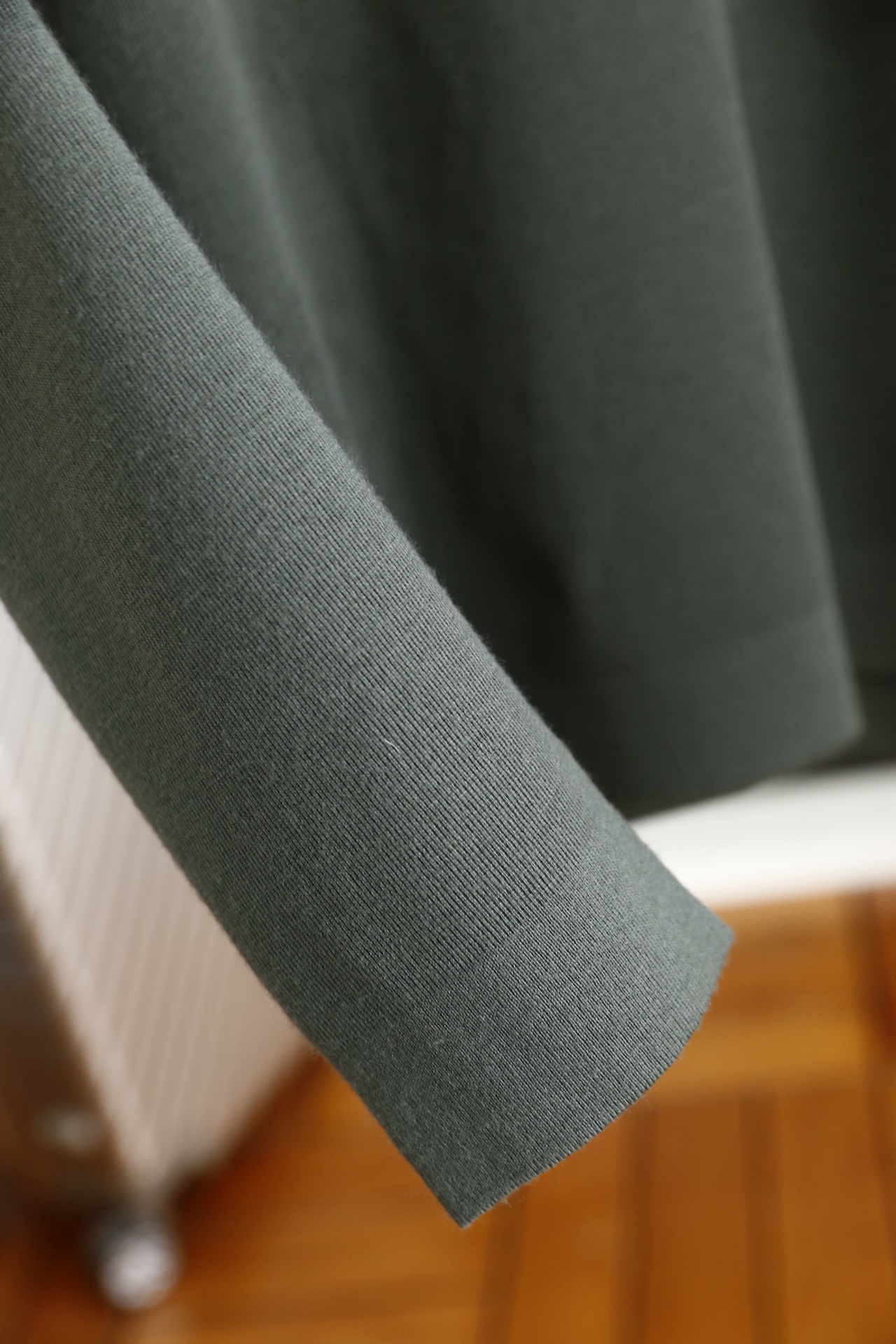 🔥迪奥/Di*r.25秋冬新品！时尚男士百搭针织衫😎采用细腻的精纺针织面料，触感软糯且垂坠感出色，不易起