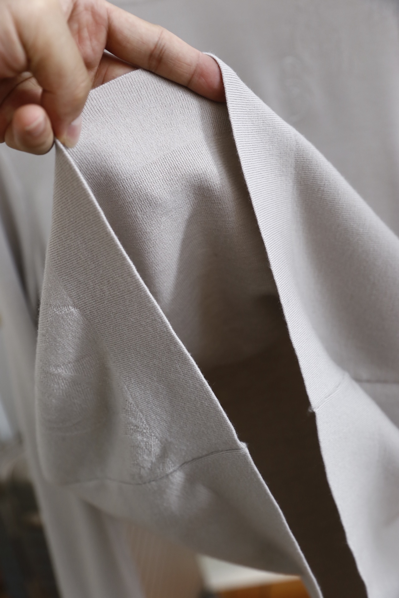 🔥迪奥/Di*r.25秋冬新品！时尚男士百搭针织衫😎采用细腻的精纺针织面料，触感软糯且垂坠感出色，不易起