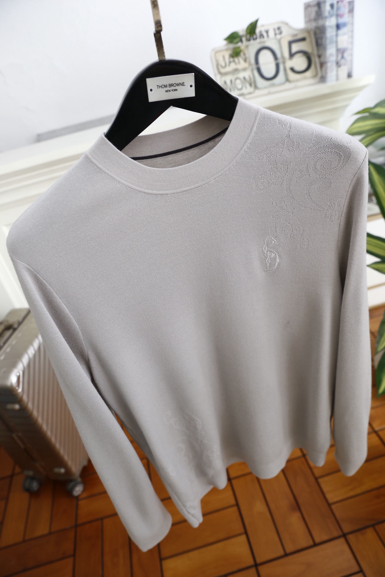 🔥迪奥/Di*r.25秋冬新品！时尚男士百搭针织衫😎采用细腻的精纺针织面料，触感软糯且垂坠感出色，不易起