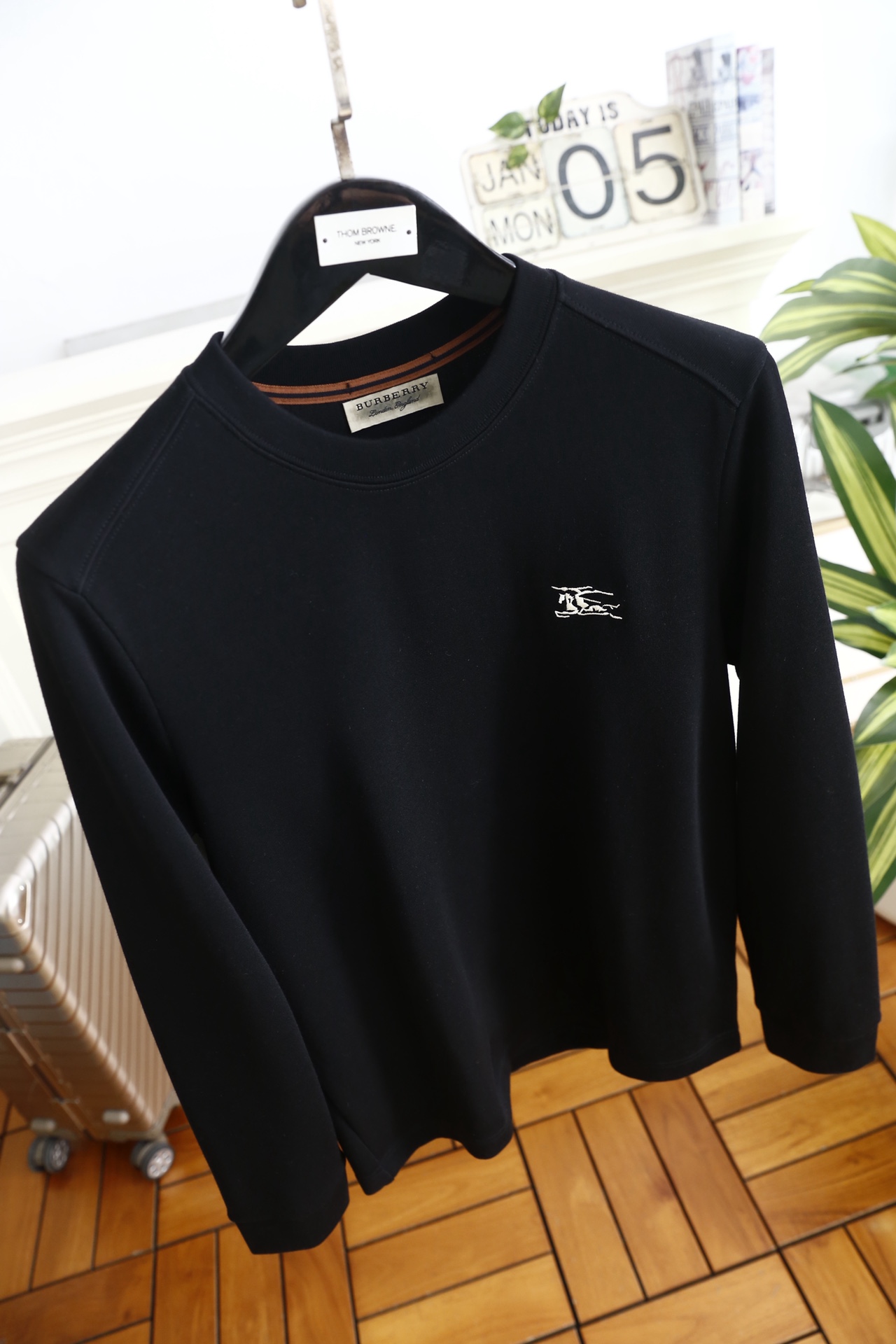 🔥巴宝丽/Burbe*ry.25秋冬新品🆕时尚男士百搭卫衣✅采用舒适保暖棉面料，质地紧实且富有弹性，兼具