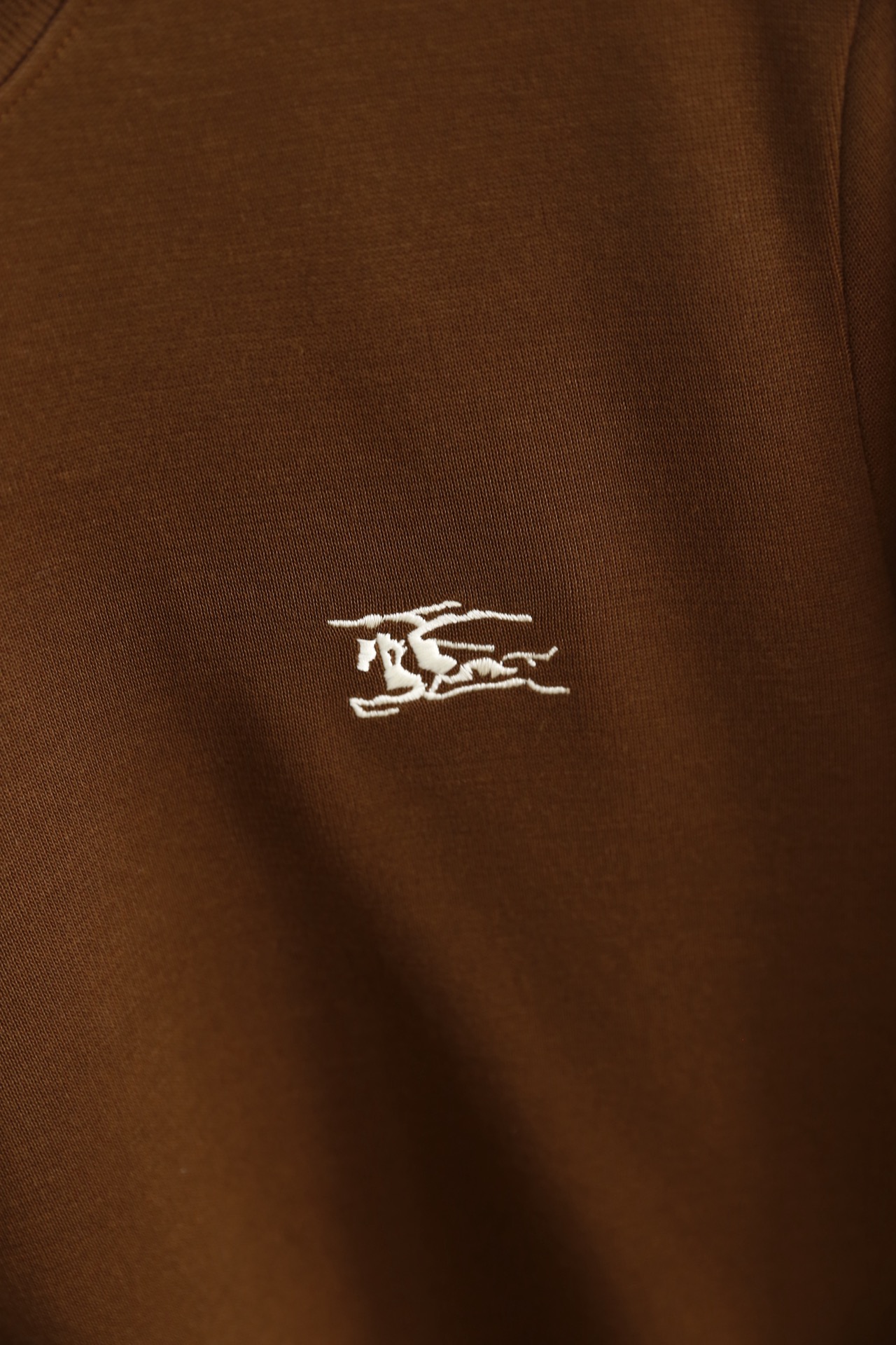 🔥巴宝丽/Burbe*ry.25秋冬新品🆕时尚男士百搭卫衣✅采用舒适保暖棉面料，质地紧实且富有弹性，兼具