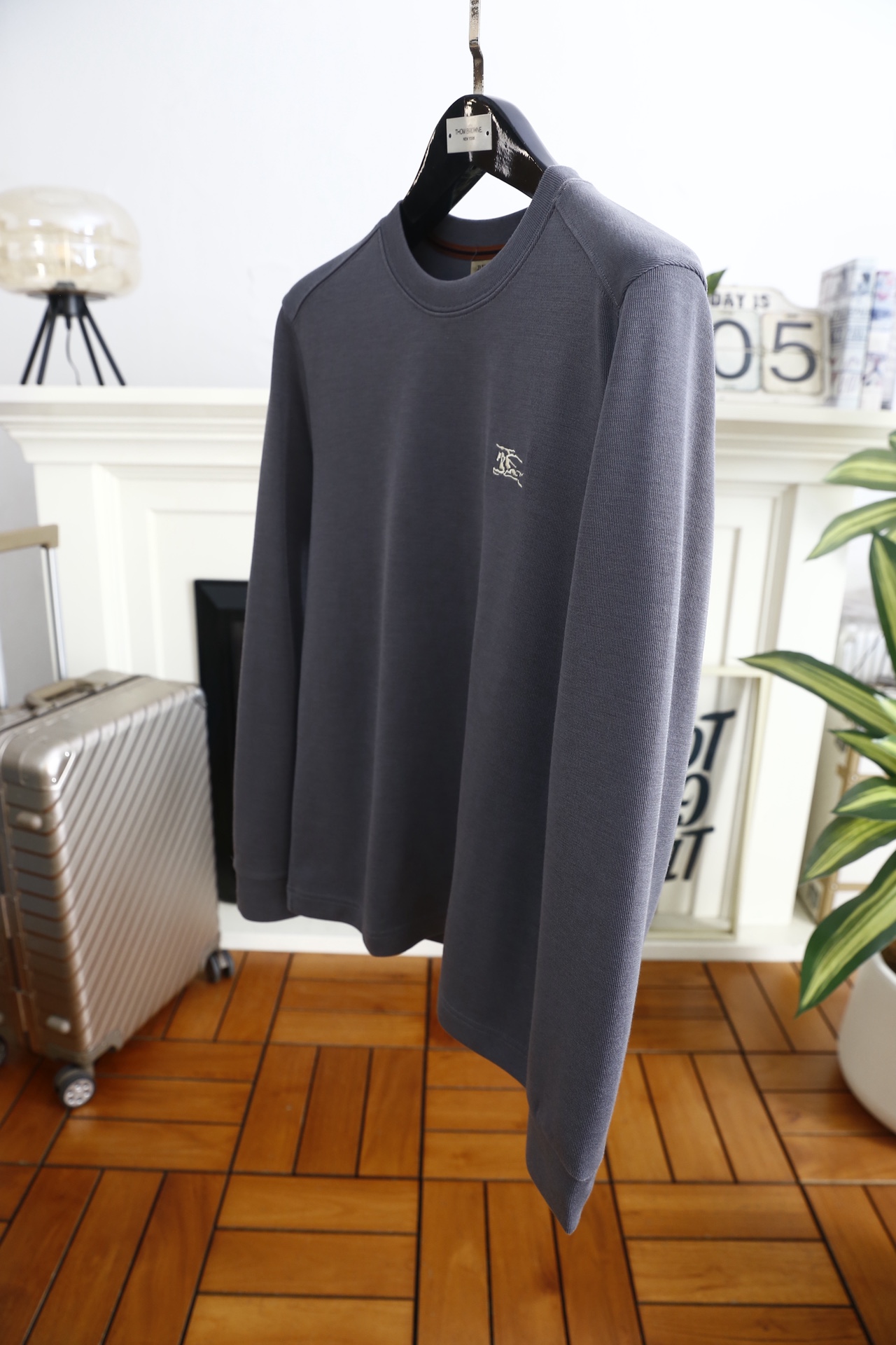 🔥巴宝丽/Burbe*ry.25秋冬新品🆕时尚男士百搭卫衣✅采用舒适保暖棉面料，质地紧实且富有弹性，兼具