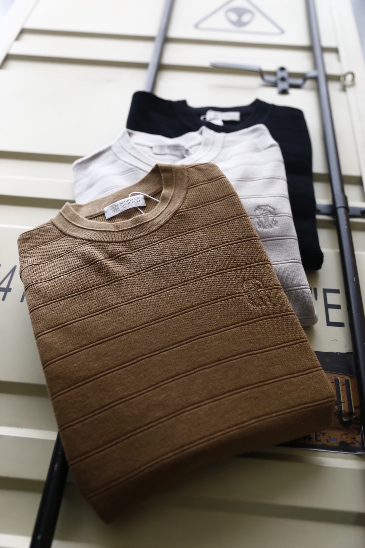 🔥BC.25秋冬男士半高领针织毛衣，秋冬基础款内搭单品，整体风格简约百搭，适合秋冬穿着。它采用修身剪裁，