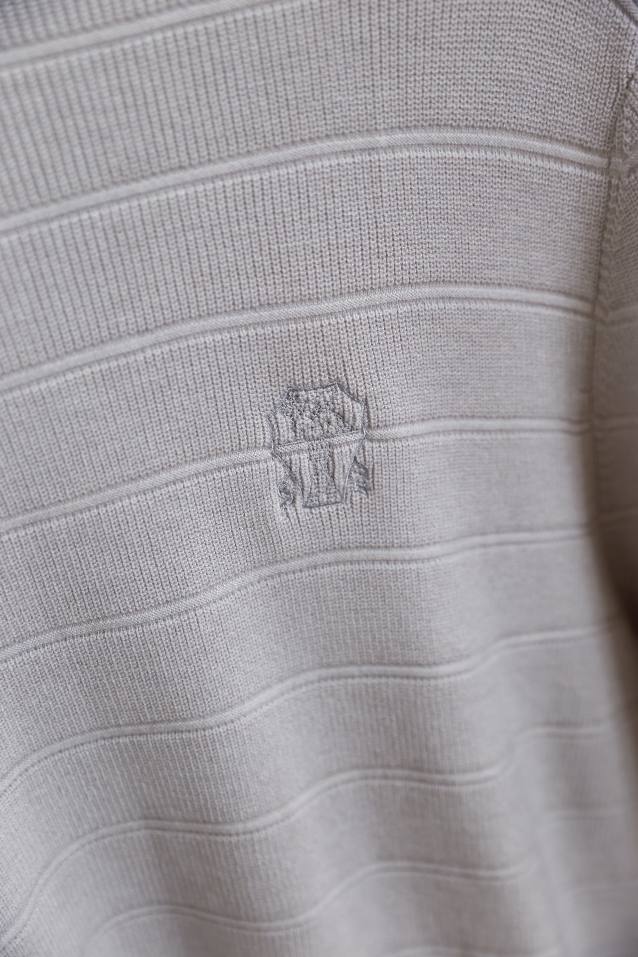 🔥BC.25秋冬男士半高领针织毛衣，秋冬基础款内搭单品，整体风格简约百搭，适合秋冬穿着。它采用修身剪裁，