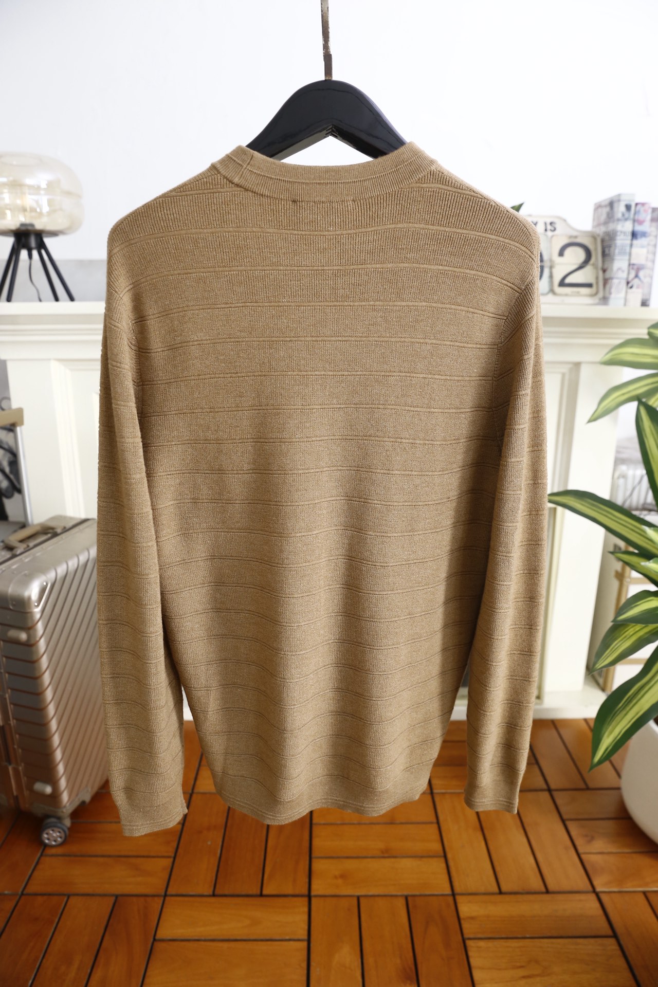 🔥BC.25秋冬男士半高领针织毛衣，秋冬基础款内搭单品，整体风格简约百搭，适合秋冬穿着。它采用修身剪裁，