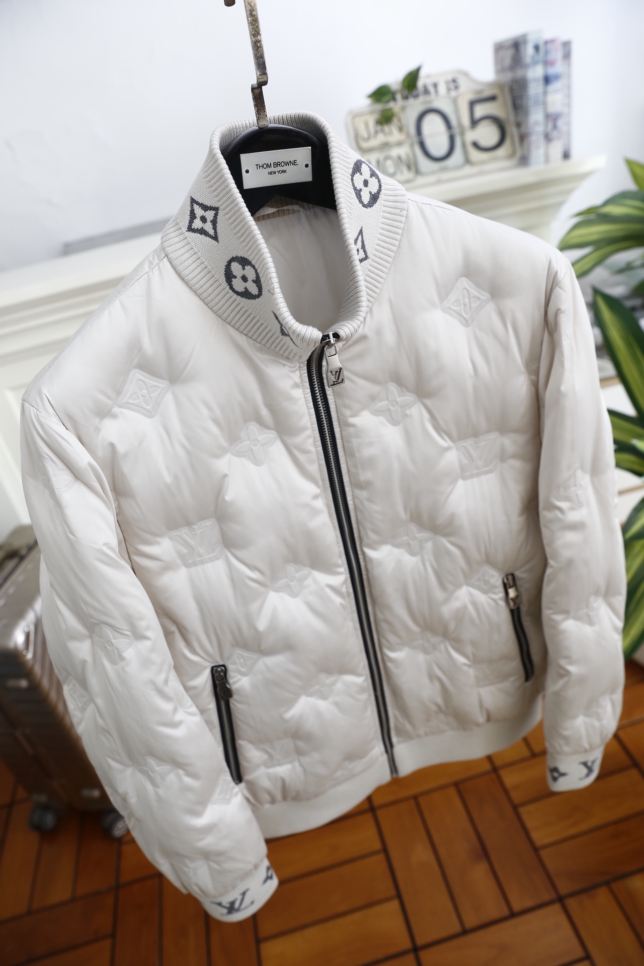 🔥路易威*/LV.25秋冬男士新品夹克👍奢华经典品牌元素搭配😎选用高密防风尼龙面料，表面经防泼水处理，能