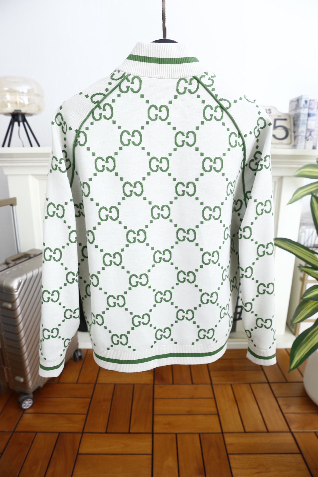 🔥古驰/Guc*i.25秋冬新品！时尚男士针织拉链外套选用高品质精纺羊毛混纺面料，触感柔软且有出色的保暖