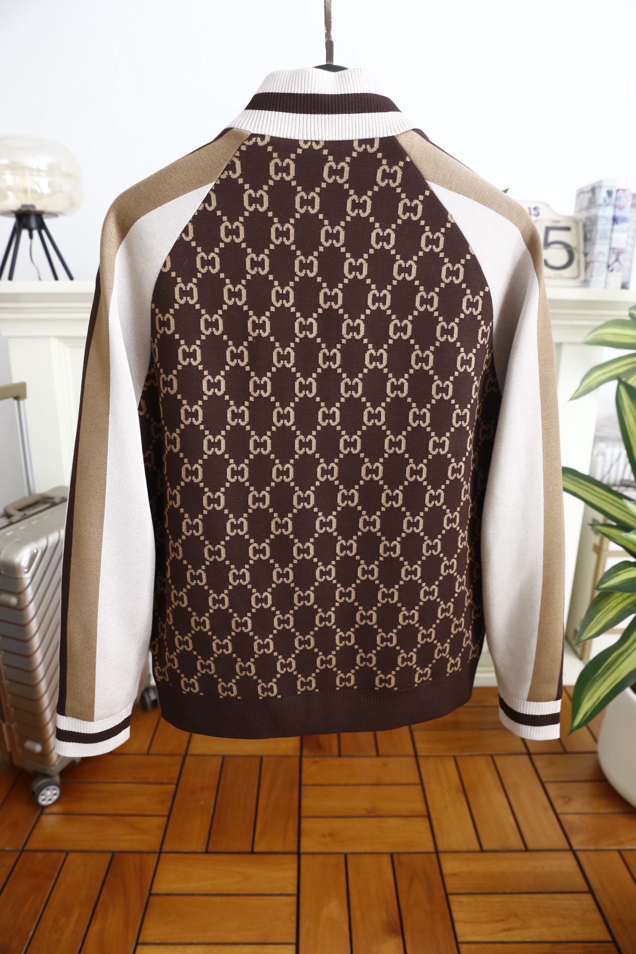 🔥古驰/Guc*i.25秋冬新品！时尚男士针织拉链外套选用高品质精纺羊毛混纺面料，触感柔软且有出色的保暖