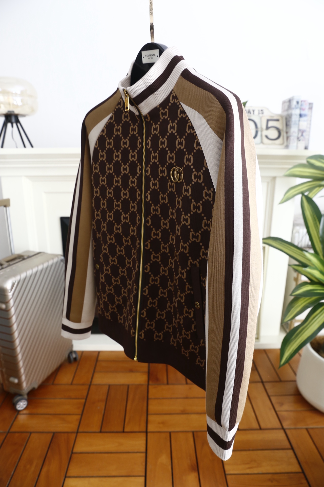 🔥古驰/Guc*i.25秋冬新品！时尚男士针织拉链外套选用高品质精纺羊毛混纺面料，触感柔软且有出色的保暖