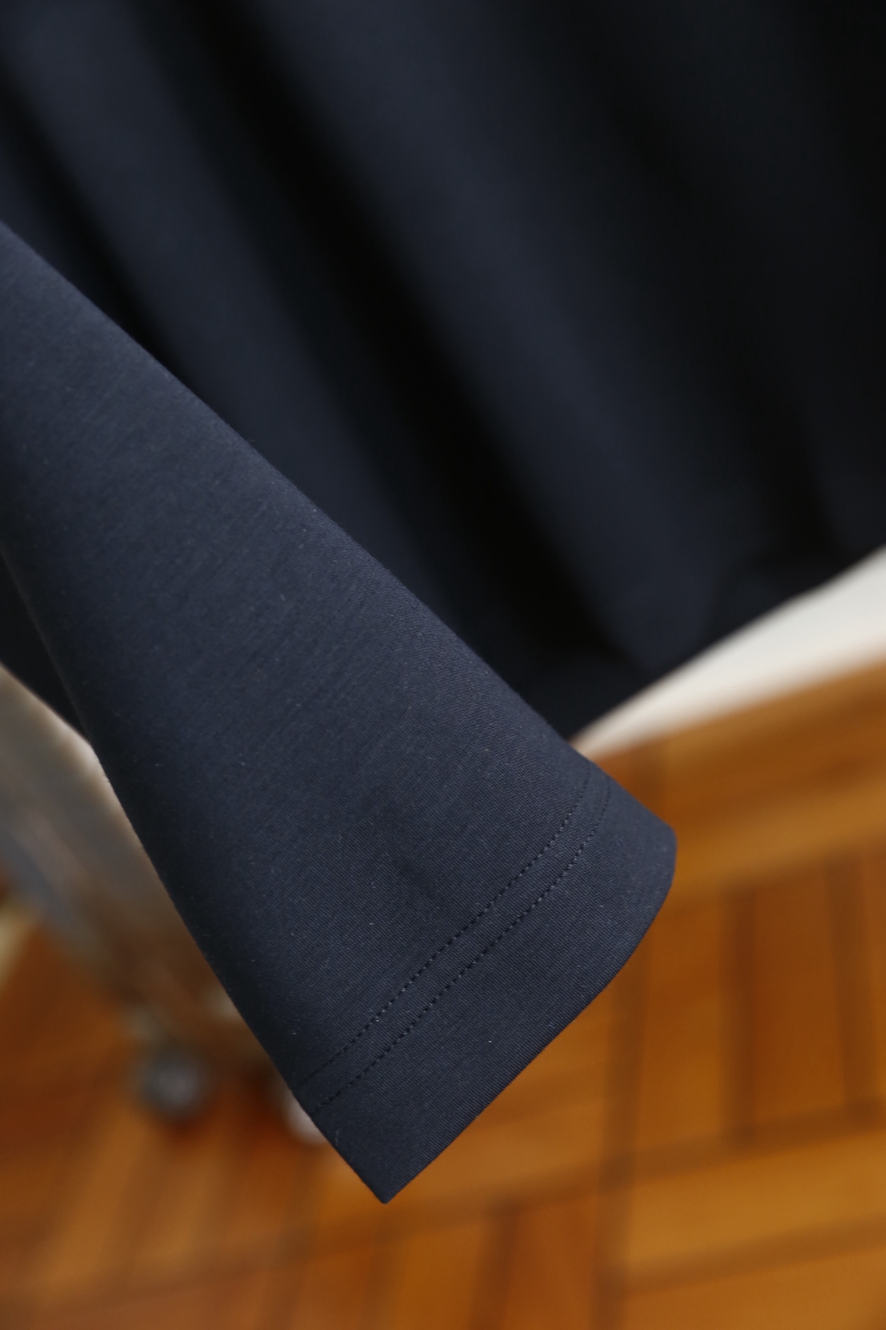 🔥杰尼亚.2025秋季新款男士V领休闲长袖T恤！采用舒适保暖面料！品牌经典元素设计👍小V领设计的长袖T恤